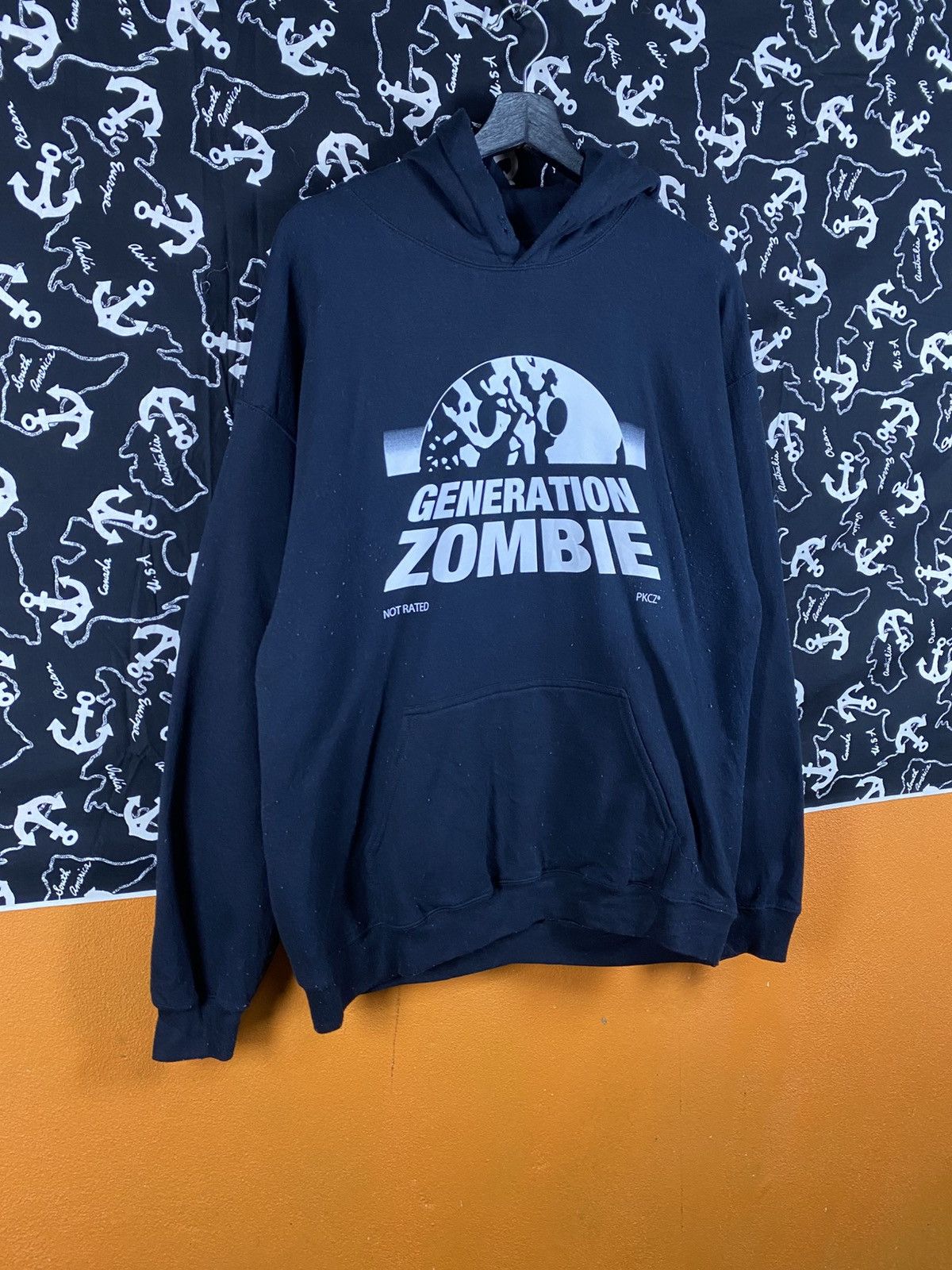 Japanese Brand Vintage PKCZ Gallery Store Generation Zombie Graphic Hoodie Size US L / EU 52-54 / 3 - 5 Thumbnail