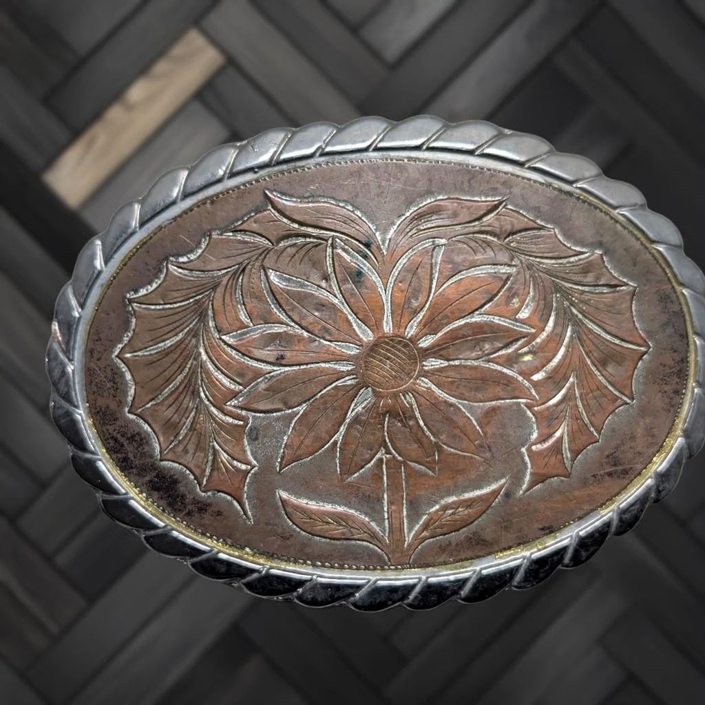Vintage VINTAGE DAISY belt buckle ENGRAVED western floral Men Belt Buckle Size ONE SIZE - 1 Thumbnail