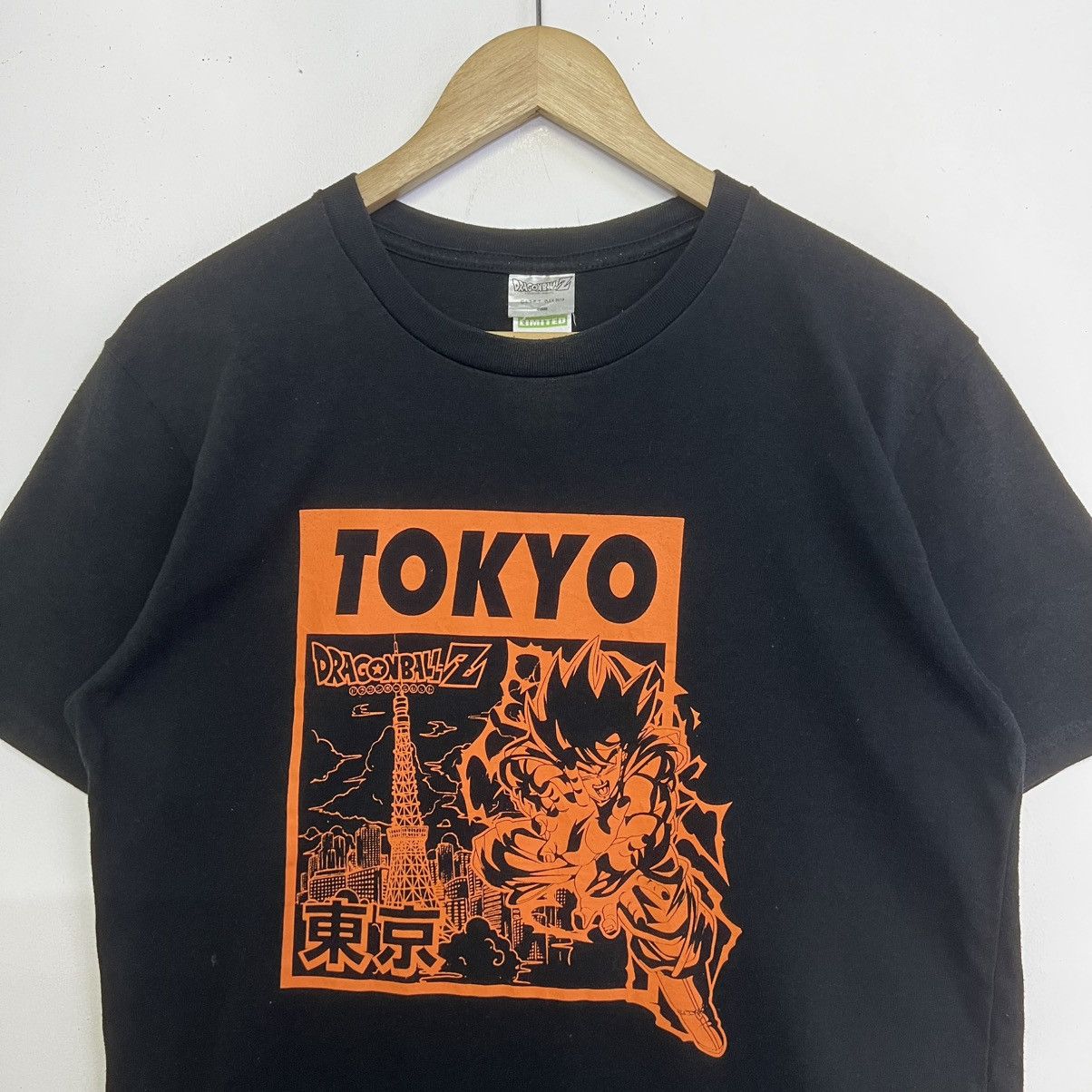 Anime DRAGON BALL Z GOKU TOKYO LIMITED EDITION ANIME BOTTLE TEE Size US L / EU 52-54 / 3 - 2 Thumbnail