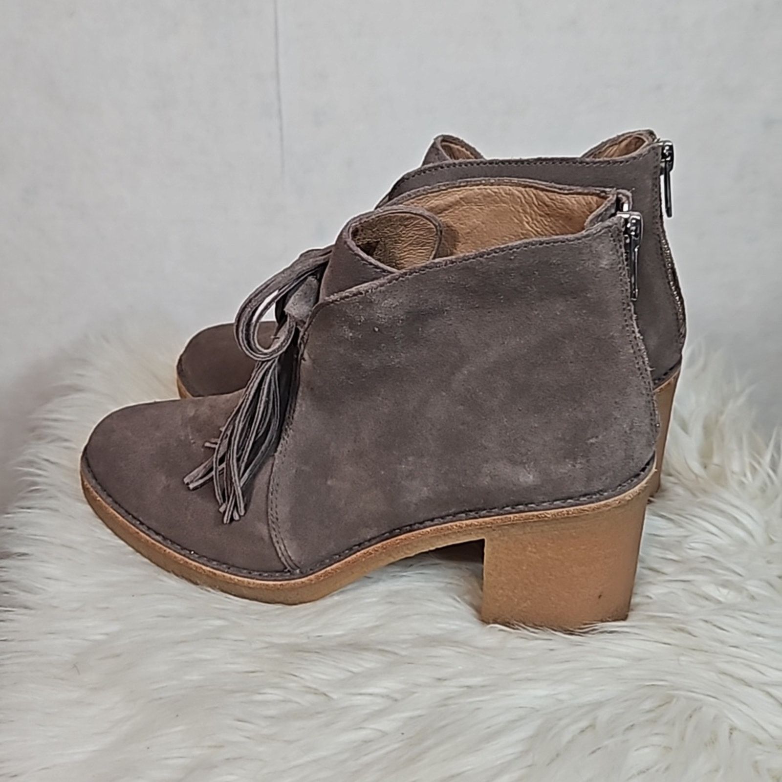 Ugg UGG Women's Grey Suede Corin Ankle Bootie with Fringe Bow Size US 8 / IT 38 - 4 Thumbnail