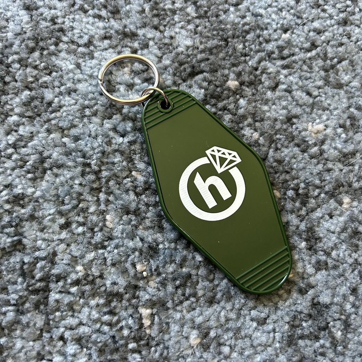 2023 HiDDEN PPF DECONSTRUCTED LiNER CARDiGAN HOTEL KEYRiNG