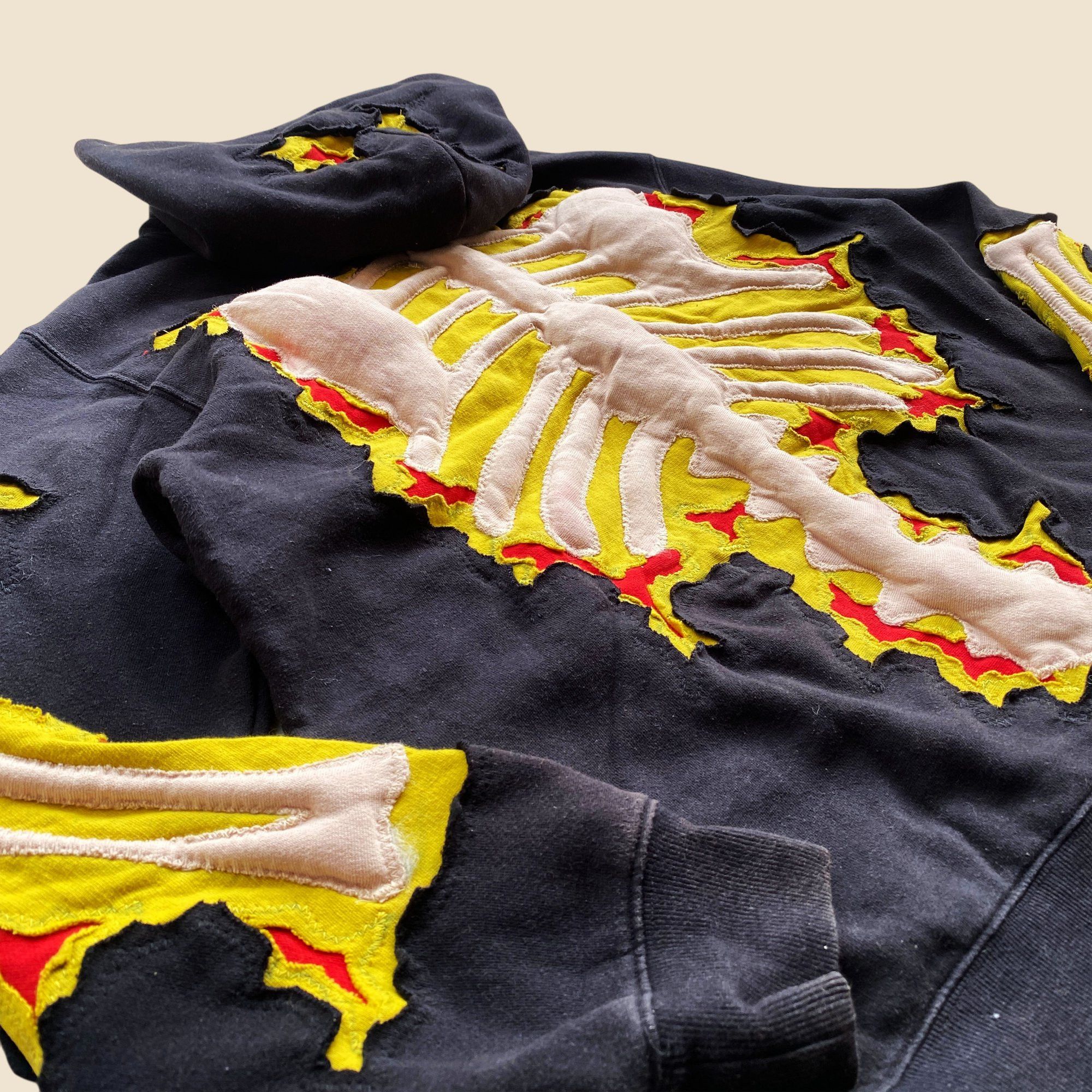 Handmade × Japanese Brand 1 OF 1 REWORKED 3D SKELETON YELLOW CRACKY HOODIE SIZE MEDIUM Size US M / EU 48-50 / 2 - 8 Thumbnail