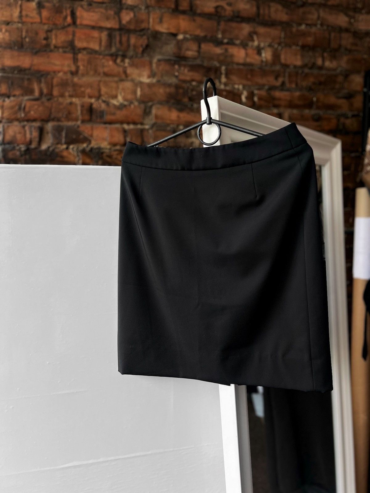 Designer Marc Aurel Women’s Black Solid Premium Skirt Size 27" / US 4 / IT 40 - 1 Thumbnail