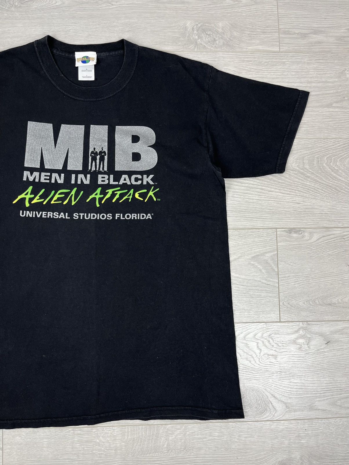 Vintage Men In Black Alien Attack Universal Movie T Shirt Size US L / EU 52-54 / 3 - 2 Thumbnail