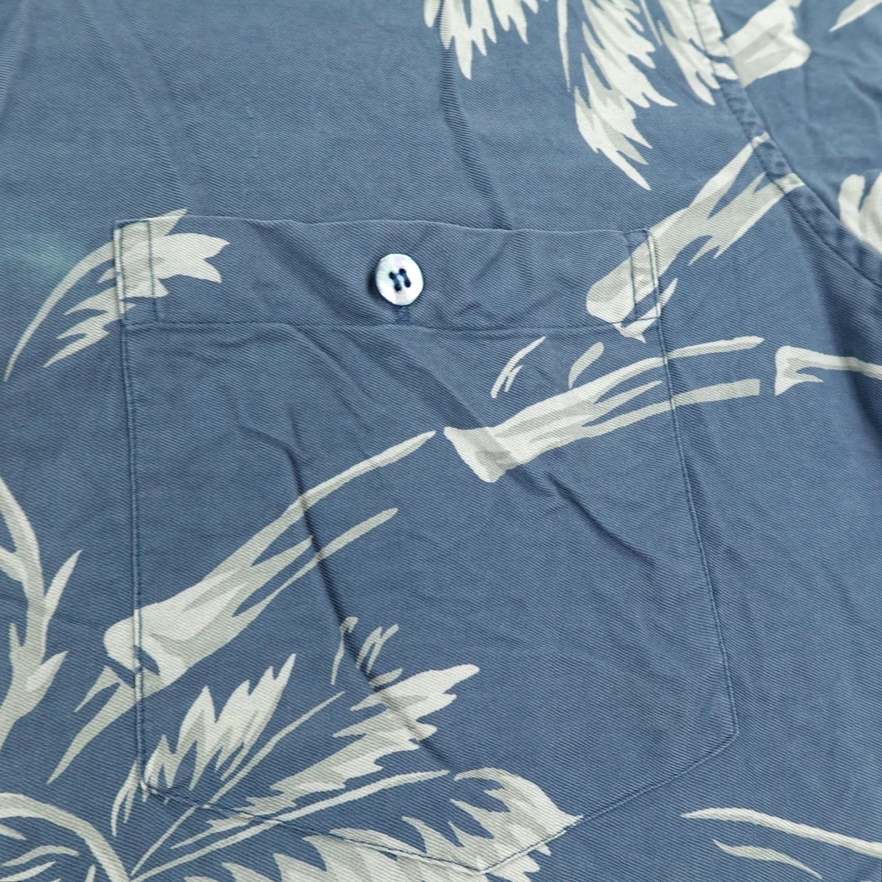 Tori Richard VINTAGE Tori Richard Shirt Men XL Blue Silk Palm Tree Hawaiian Aloha Button-Up Camp Beach Floral 60s 70s Mens Size US XL / EU 56 / 4 - 3 Thumbnail