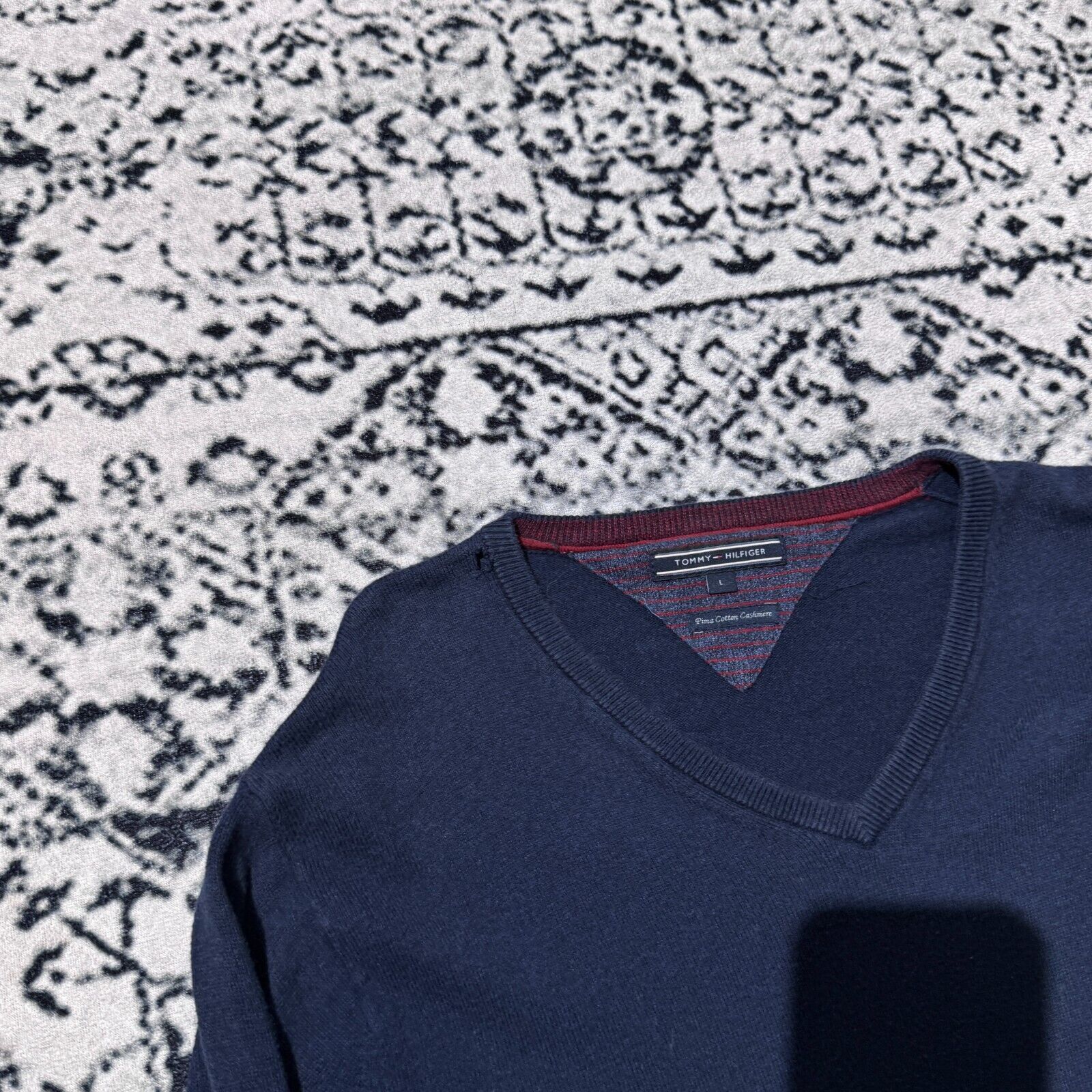 Tommy Hilfiger × Vintage Vintage Tommy Hilfiger Navy Blue Cotton Crewneck Size L Size US L / EU 52-54 / 3 - 6 Thumbnail