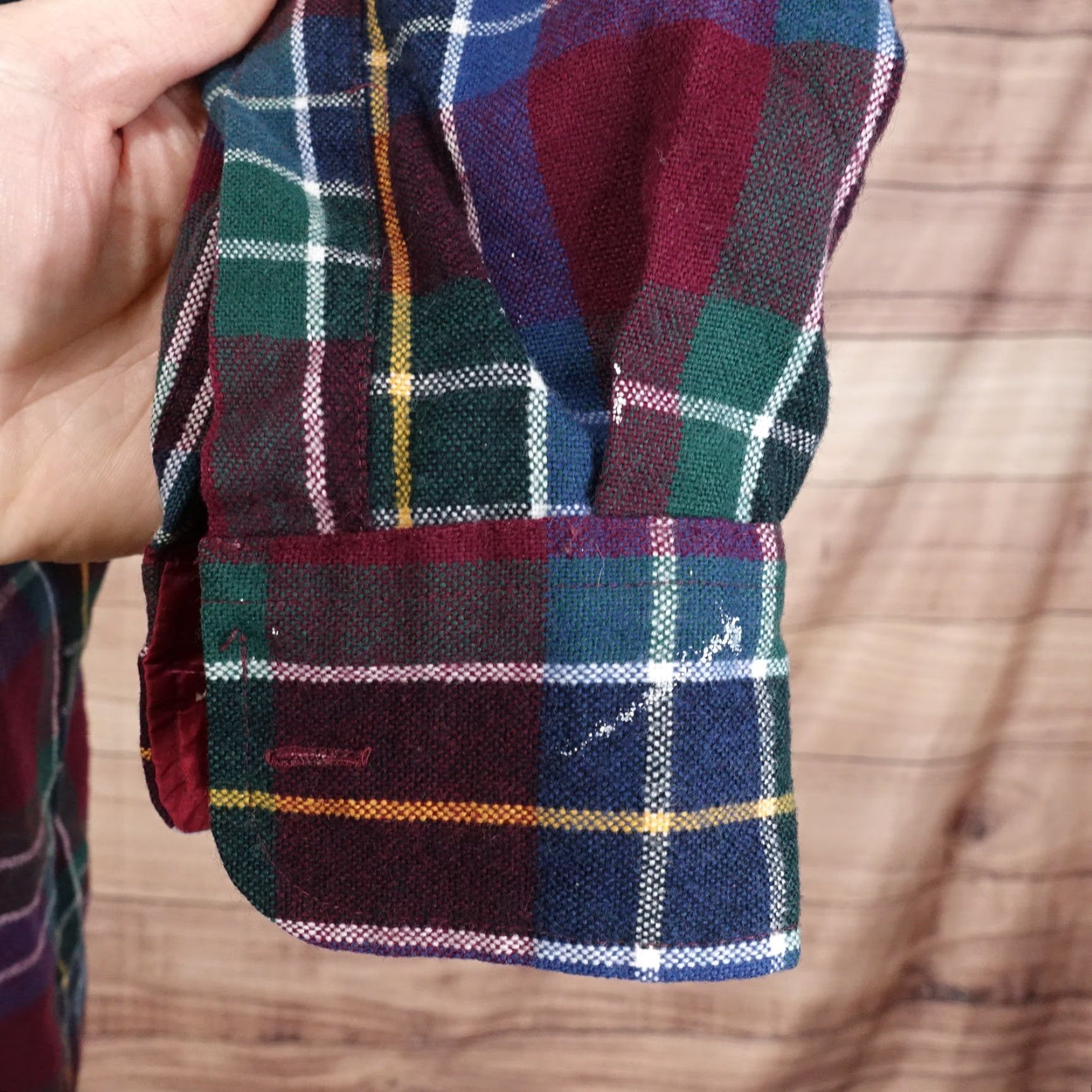 Vintage VINTAGE Tarleton Acrylic Flannel Plaid Long Sleeve Button Down Shirt L Red Mens Adult Large Plaid 1970s 80s Workwear Casual Formal Cocktails Size US L / EU 52-54 / 3 - 6 Thumbnail