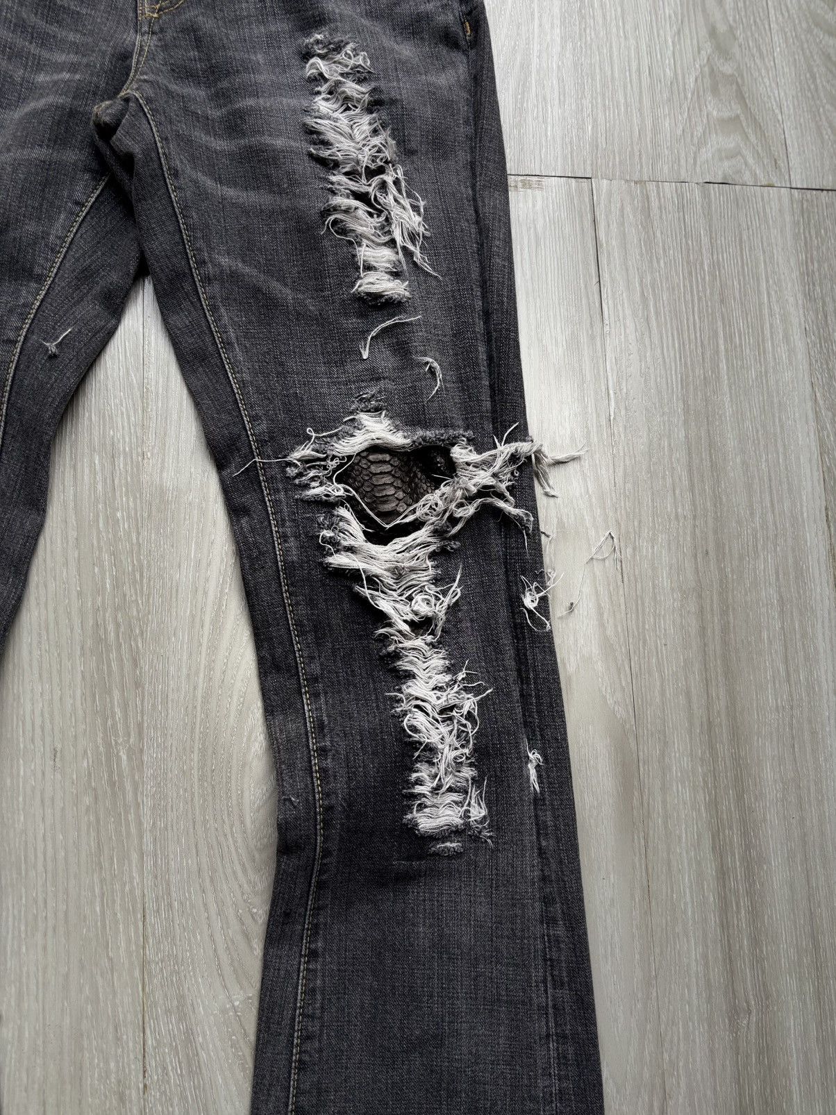 Japanese Brand BIG JOHN distressed micro flare jeans Size US 29 - 2 Thumbnail