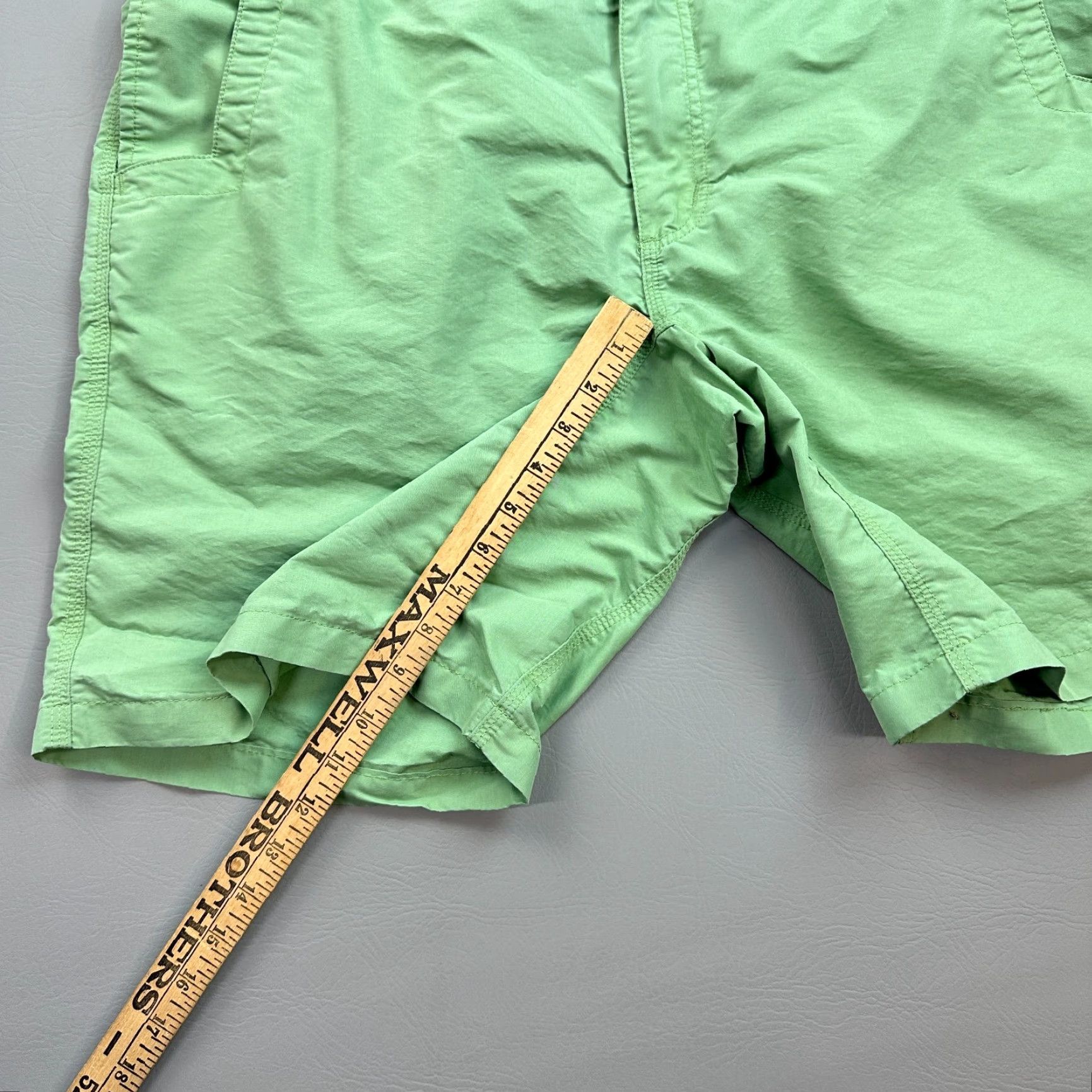 Mountain Khakis Mountain Khaki Shorts Mens 40 Green Broadway Fit Chino Outdoor Hiking Size US 40 / EU 56 - 2 Thumbnail