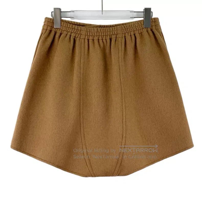 Louis Vuitton Louis Vuitton 24 Dark Brown Leather Label Camel Hair Casua Size US 32 / EU 48 - 2 Thumbnail