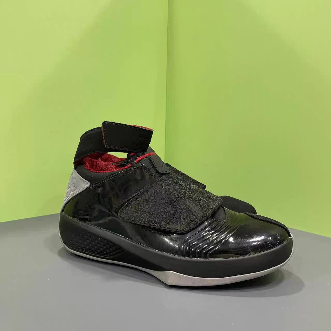 Nike AJ20 Black & Red Laser Basketball Shoes K15 Size US 10 / EU 43 - 2 Thumbnail