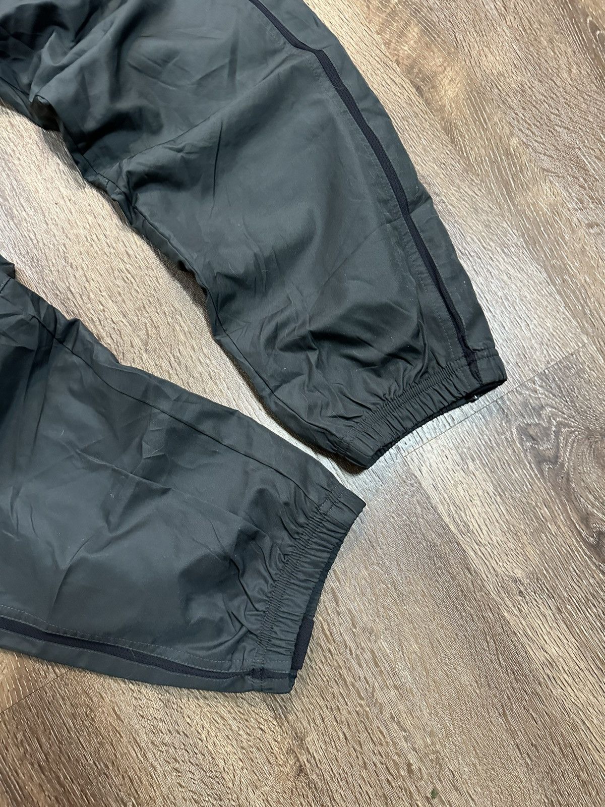 Nike Nike Vintage Track Pants Y2K Size US 32 / EU 48 - 2 Thumbnail