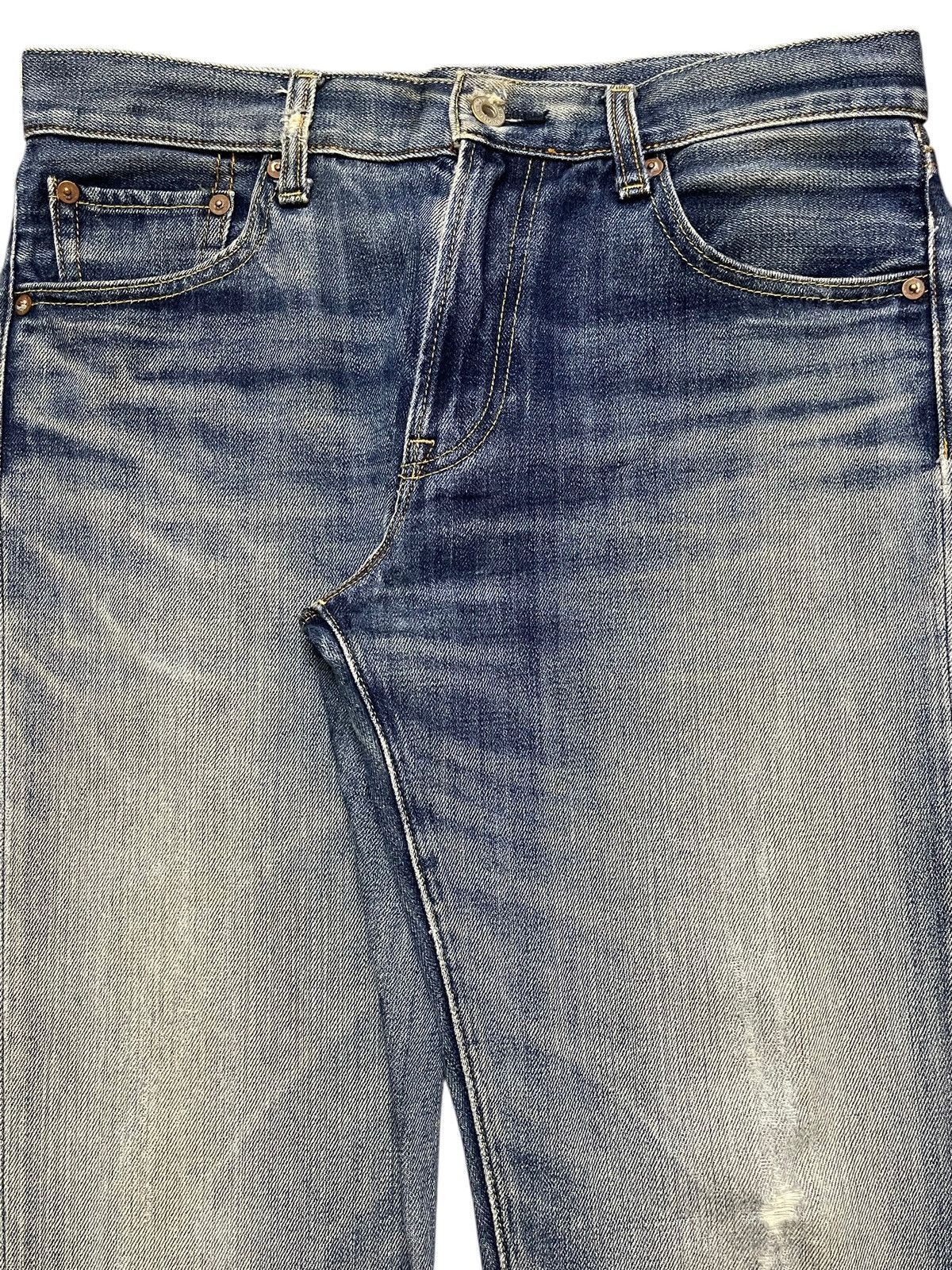 Uniqlo Vintage Japanese Uniqlo Blue Faded Wash Whisker Style Jeans Size US 31 - 4 Thumbnail