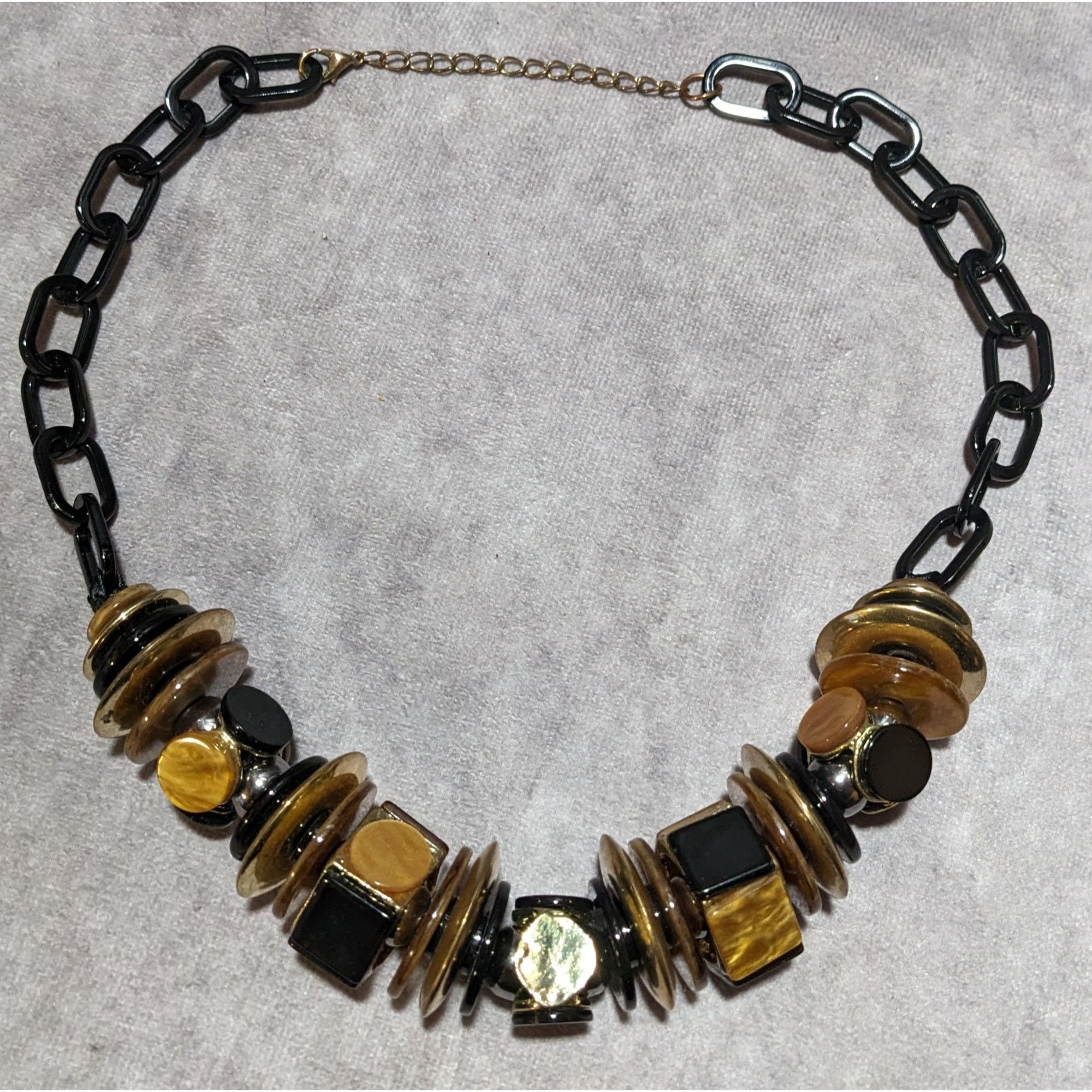 Other Chunky Glam Black And Gold Shell Disc Abstract Necklace Size ONE SIZE - 11 Thumbnail