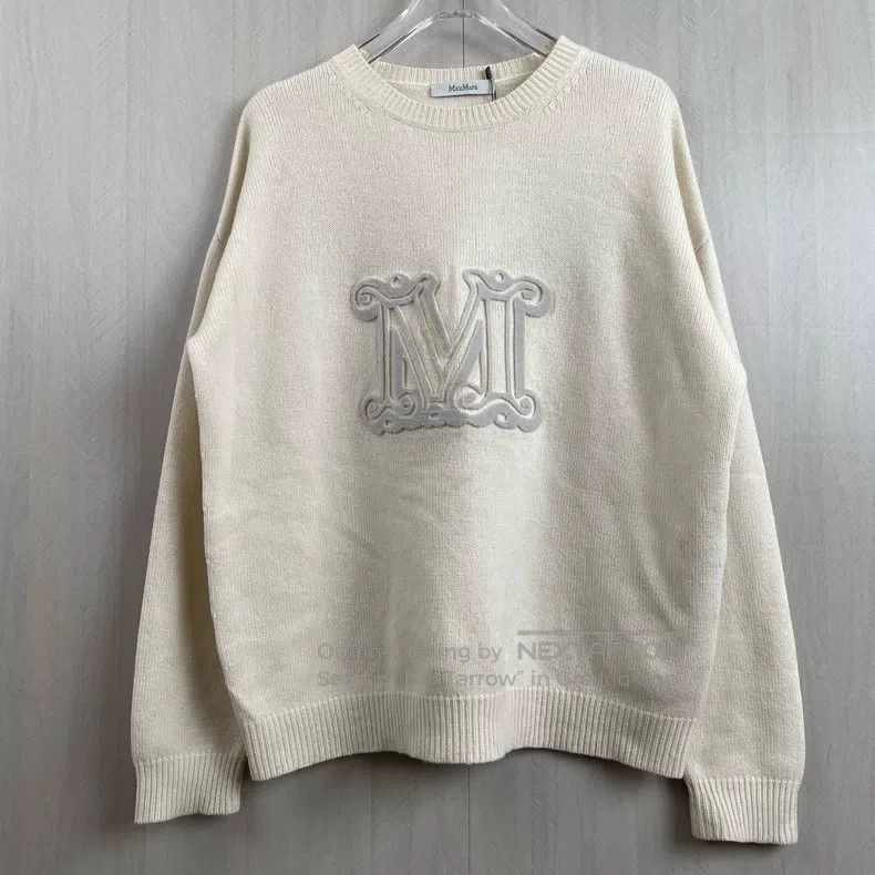 Max Mara Max Mara Classic M-Neck Cashmere Sweater Size S / US 4 / IT 40 - 1 Thumbnail