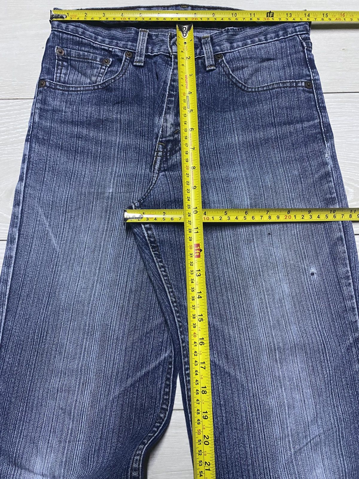 Levi's Vintage Levis 553 Blue Wash Distressed Slim Fit Jeans Size US 32 / EU 48 - 13 Thumbnail