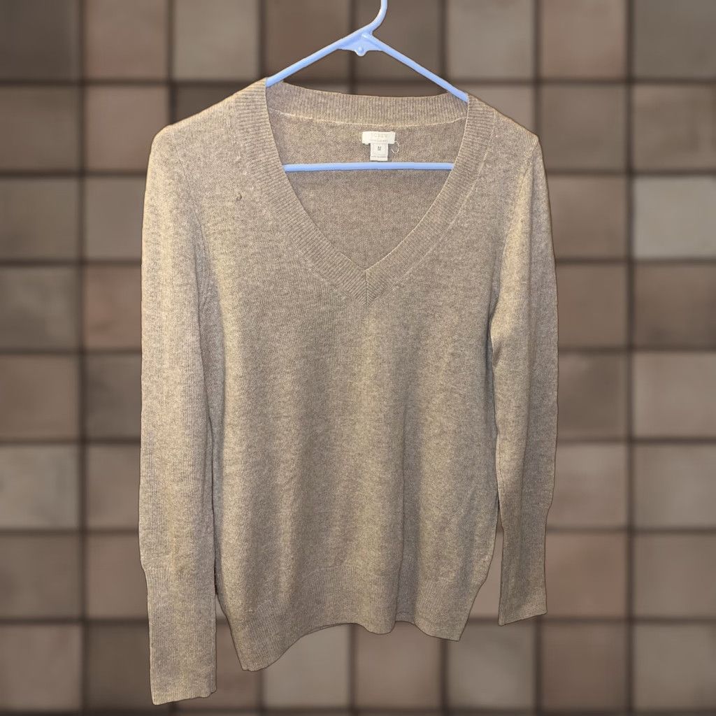 J.Crew VINTAGE J. Crew Cashmere Sweater Medium Tan Womens V-Neck Long Sleeve Rib Knit Classic Size M / US 6-8 / IT 42-44 - 1 Thumbnail