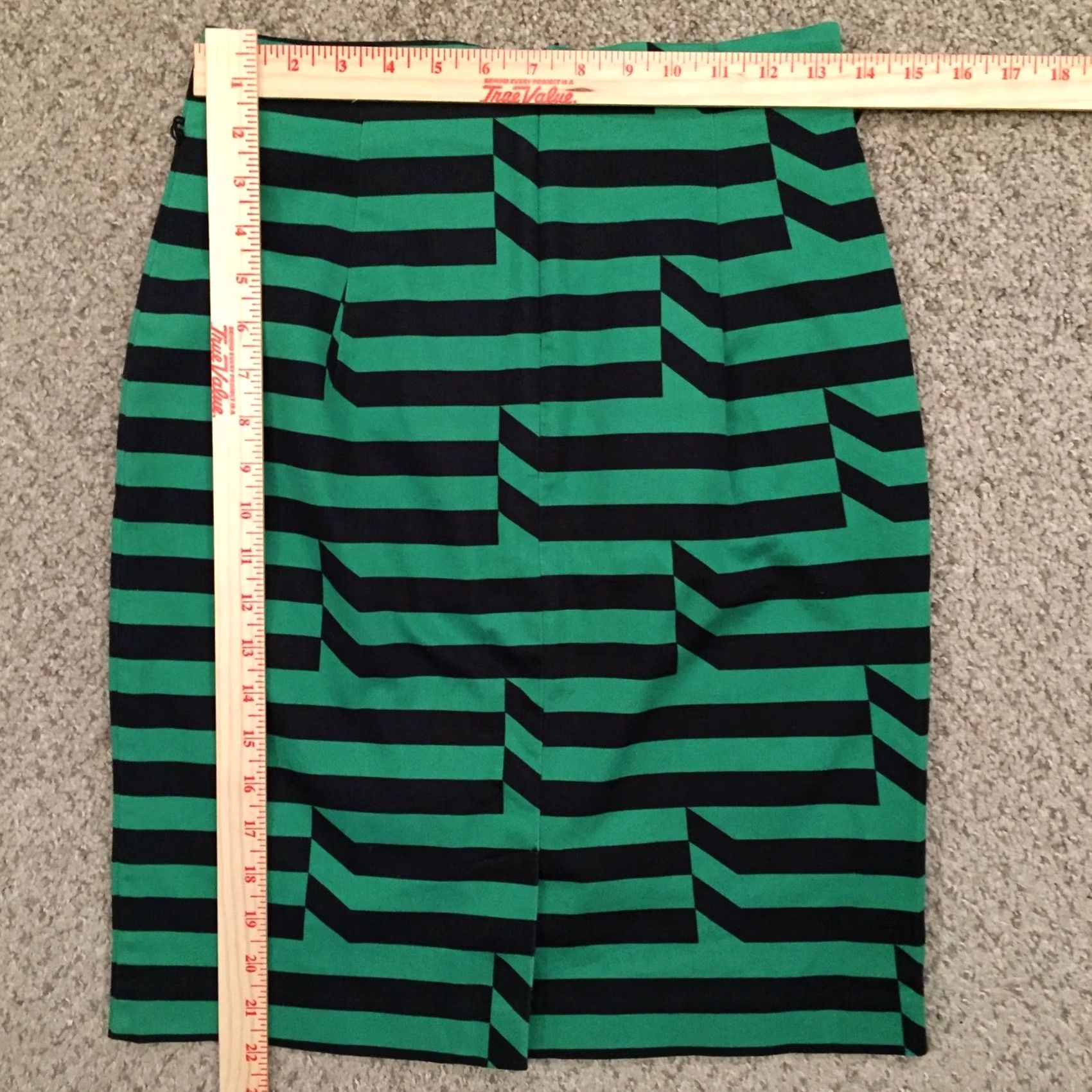 Worthington Worthington Skirt Size 4 Green Blue Striped Pencil Knee Length Slit Unlined Size 27" / US 4 / IT 40 - 6 Thumbnail
