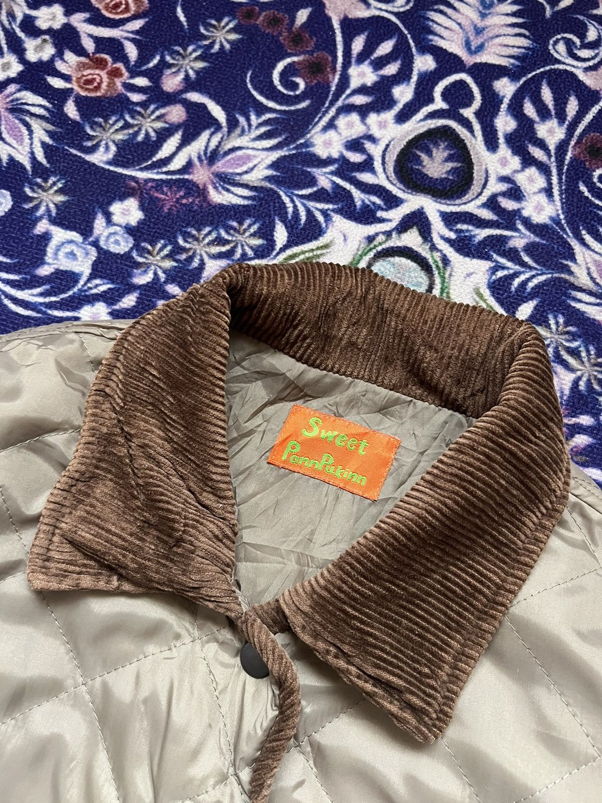 Japanese Brand Sweet Pannpukinn Corduroy Quilted Jacket Designer Japanese Size US M / EU 48-50 / 2 - 4 Thumbnail