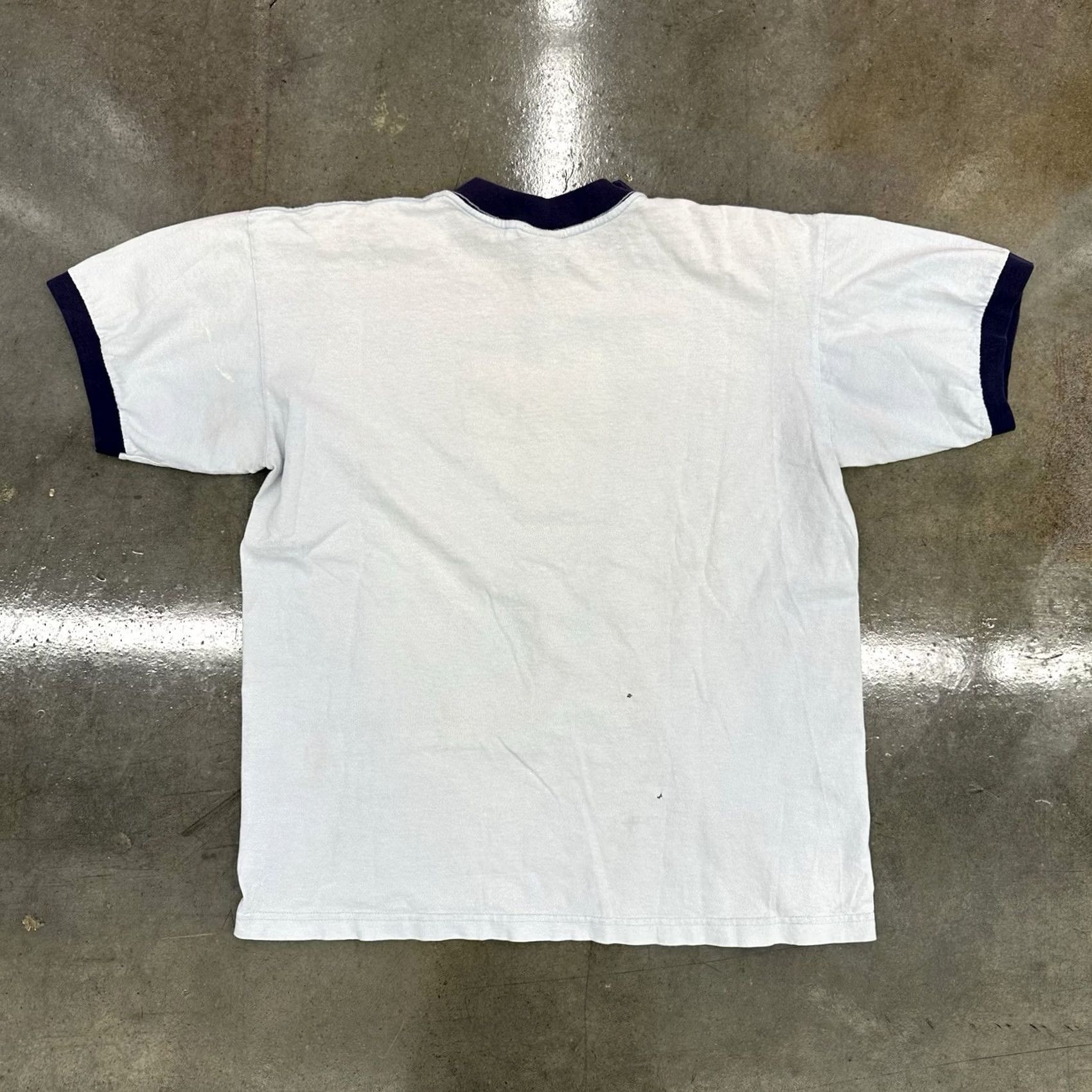 Vintage VINTAGE 1996 Droopy Master Detective Cartoon Network Distressed Blue Shirt L Shirt Unisex Adults 90s USA Cartoon Mens Womens Boys Girls Size US L / EU 52-54 / 3 - 7 Thumbnail