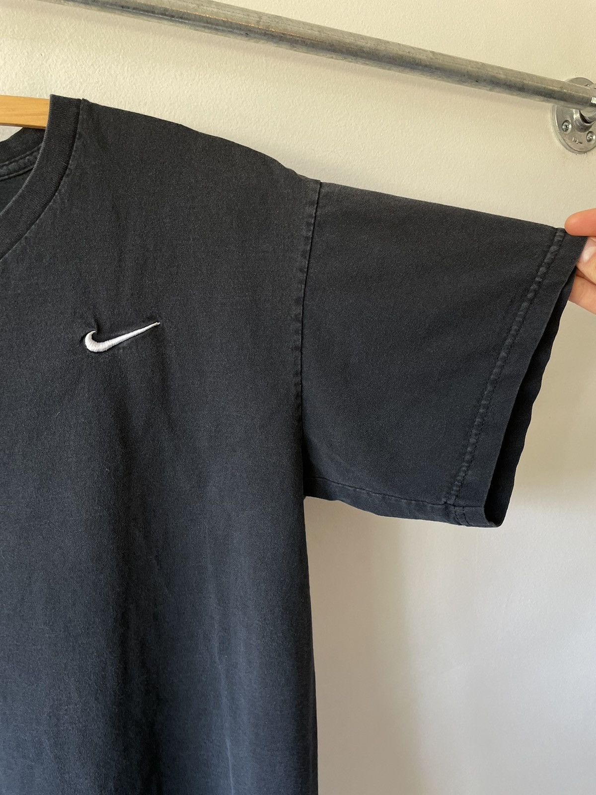 Vintage Vintage 90s Nike V-Neck Boxy tee Size US L / EU 52-54 / 3 - 4 Thumbnail