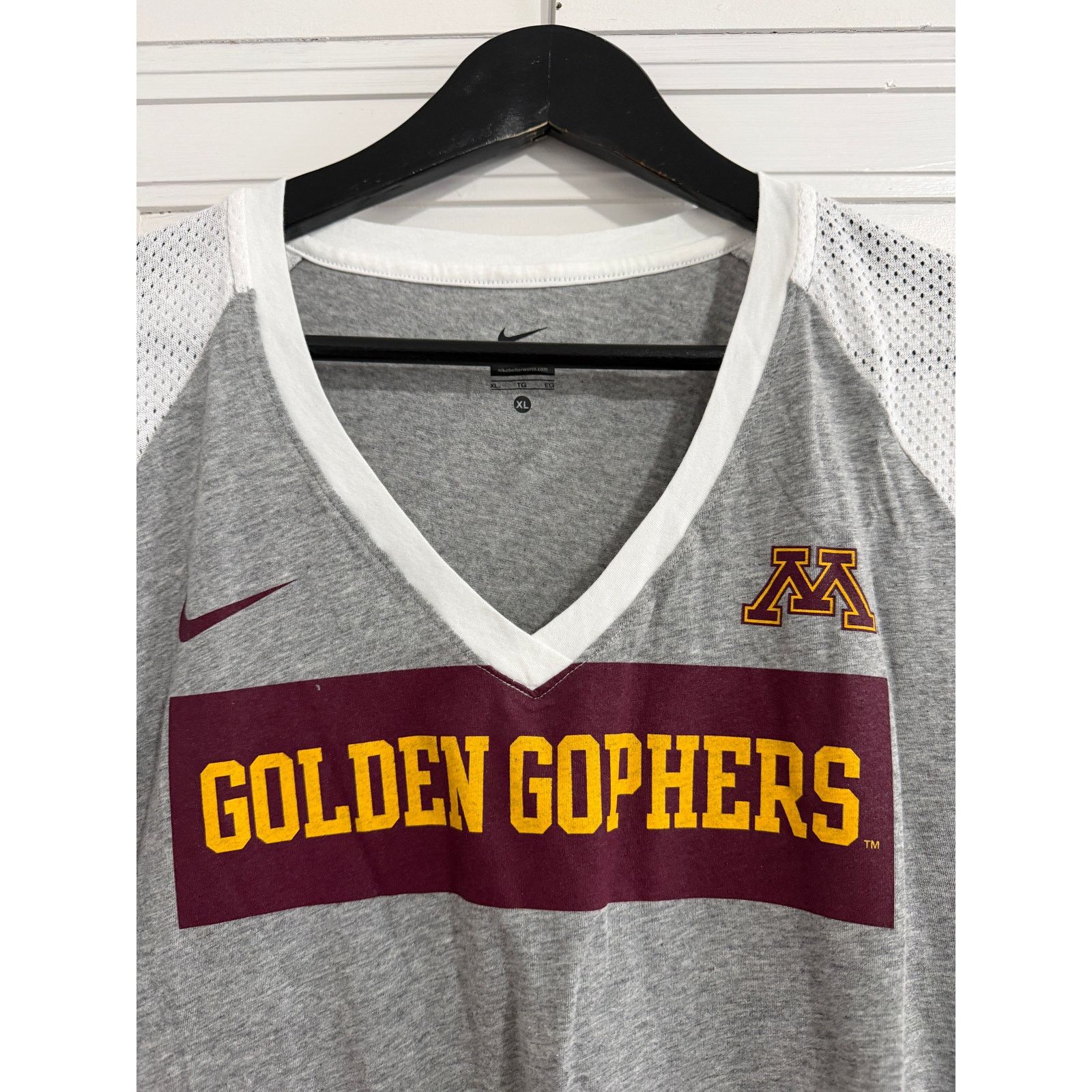 Nike NWT Minnesota Gophers Nike T-Shirt Women's Size XL Size XL / US 12-14 / IT 48-50 - 2 Thumbnail