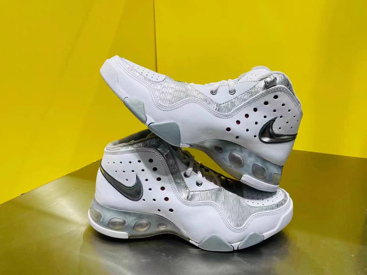 Nike Nike Air Force More 180 Yi Jianlian PE K15 Size US 9.5 / EU 42-43 - 3 Thumbnail