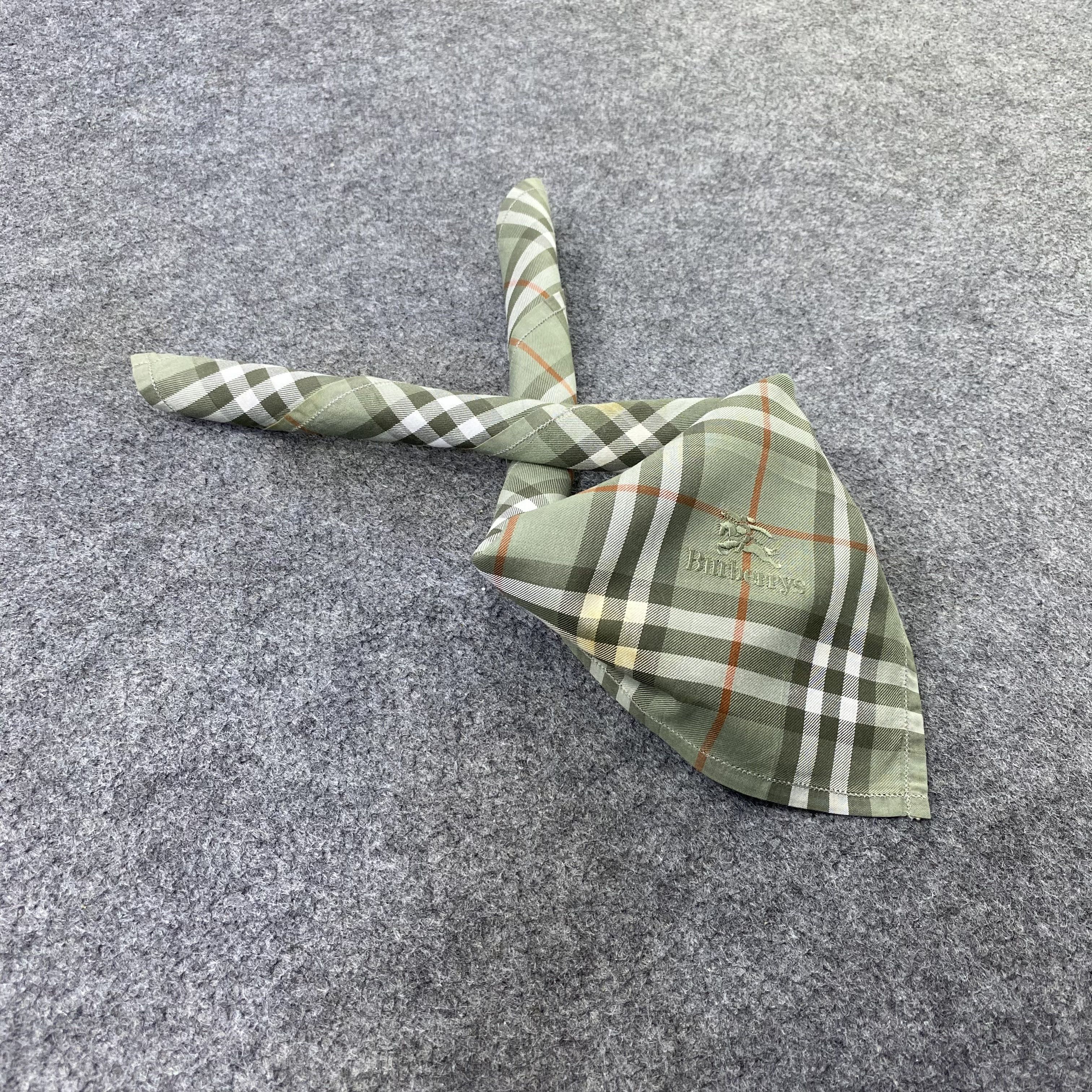 Burberry Burberry Handkerchief / Bandana / Neckerchie-B2129 Size ONE SIZE - 1 Thumbnail