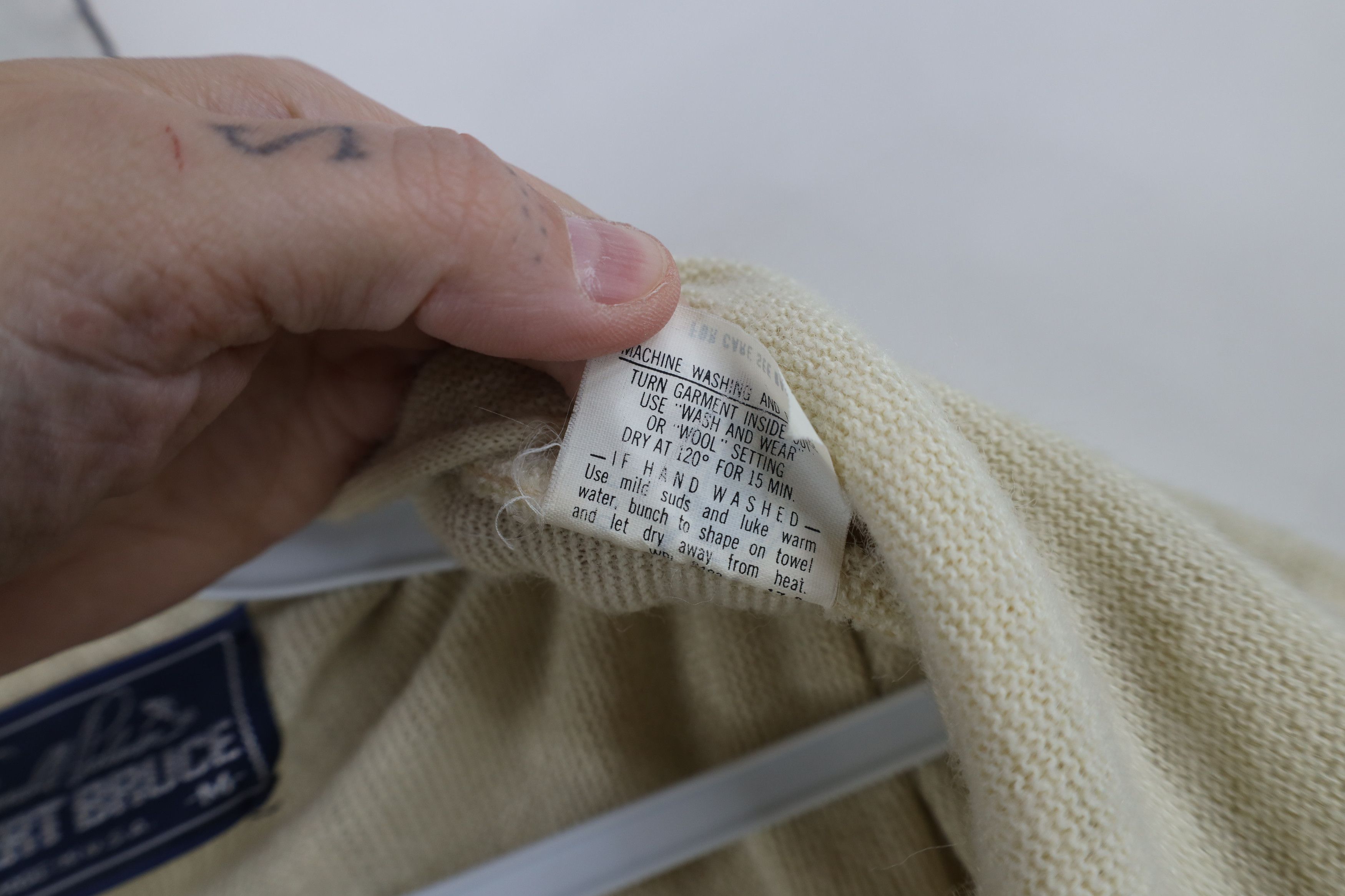 Vintage Vintage 70s Streetwear Button Cardigan Sweater Beige USA Size US M / EU 48-50 / 2 - 10 Thumbnail