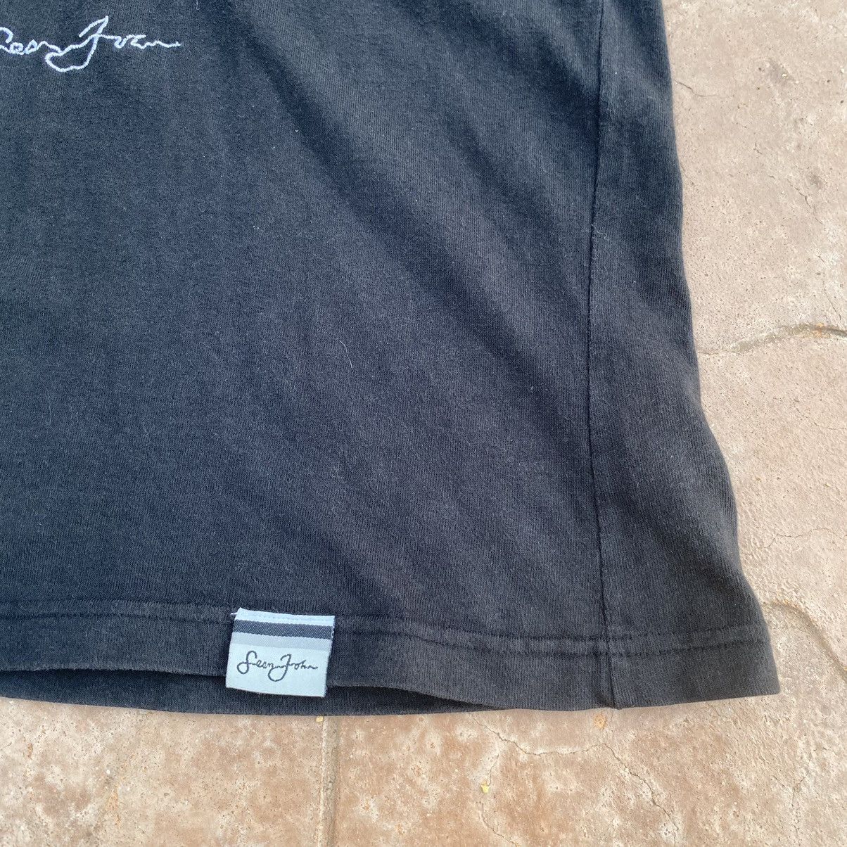 Sean John Thrashed Faded Vintage Y2K Sean John Embroidered Tee Size US XXL / EU 58 / 5 - 7 Thumbnail