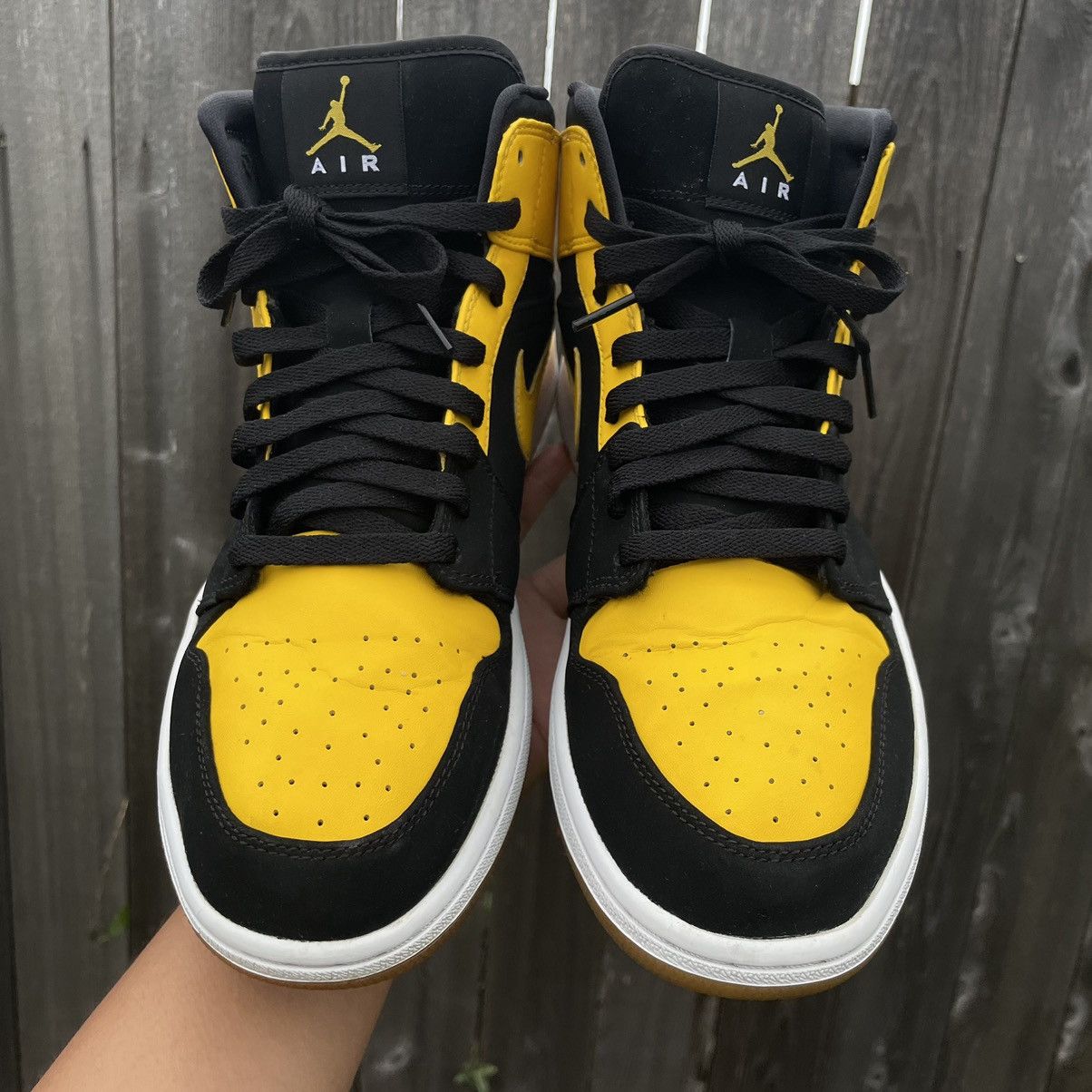 Jordan Brand × Nike Nike Air Jordan 1 Mid New love size 11.5 2017 Size US 11.5 / EU 44-45 - 2 Thumbnail