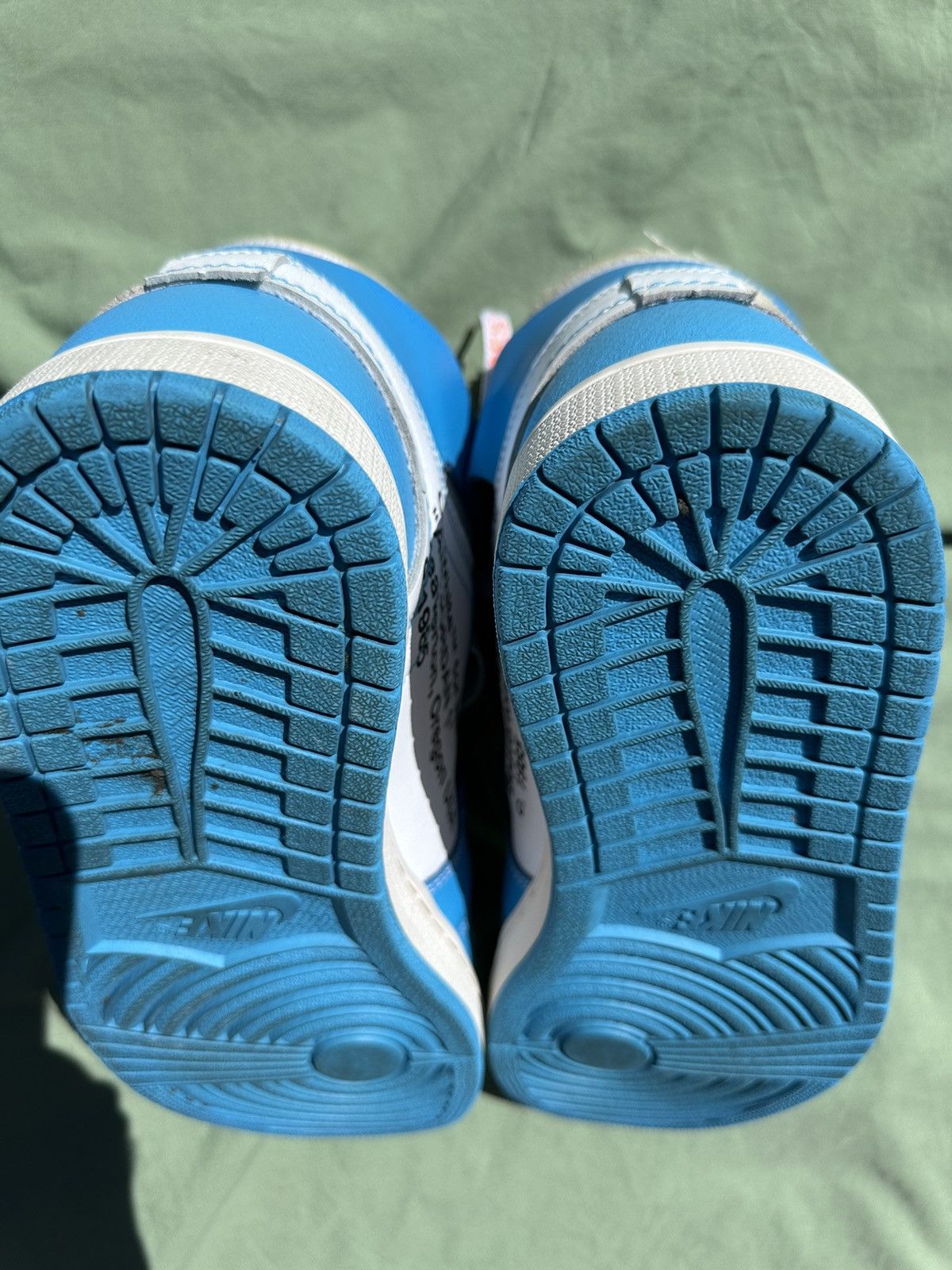 Jordan Brand *Final Price Drop* Air Jordan 1 OFFWHITE UNC Size US 11 / EU 44 - 7 Thumbnail