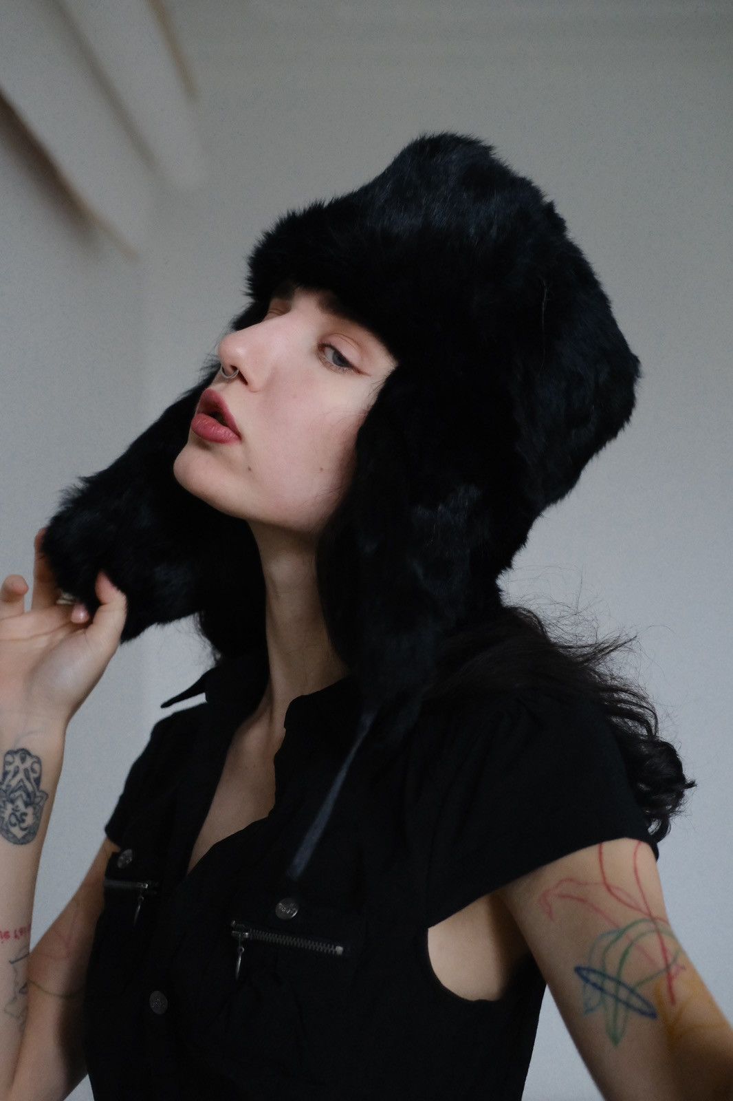 Vintage Black real fur y2k avant garde hat Size ONE SIZE - 1 Thumbnail