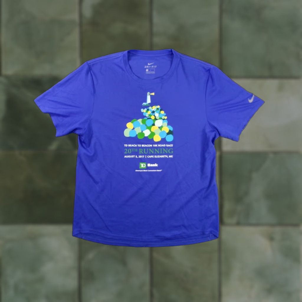 Nike Nike Men T-Shirt Short Sleeve Blue TD Beach to Beacon 10K 2017 Graphic Print Dri-FIT Running Cap Elizabeth Maine Shirt/Mens Size US M / EU 48-50 / 2 - 1 Thumbnail