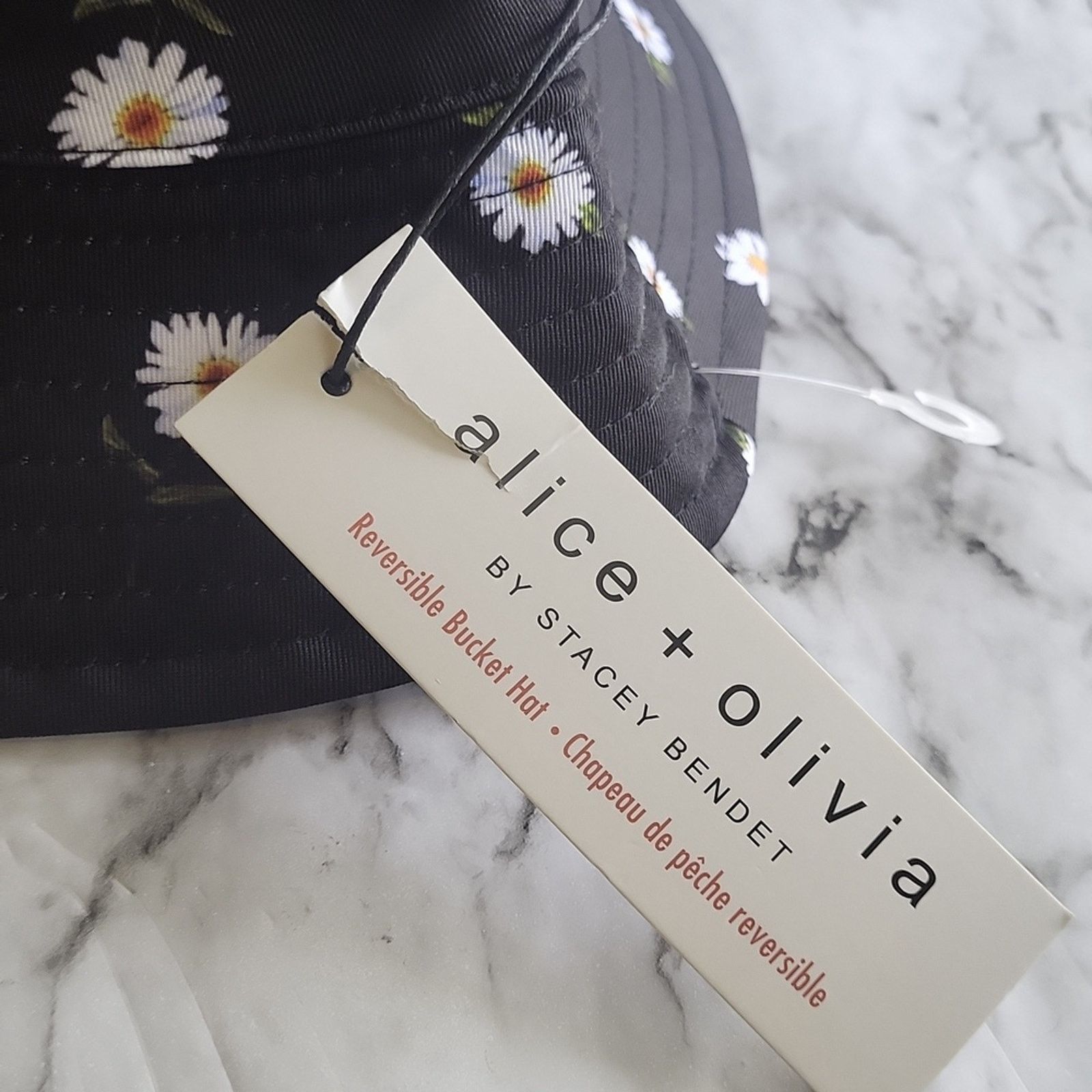 Alice + Olivia NWT Alice & Olivia Daisy Bucket Hat Reversible Fabric Size ONE SIZE - 5 Thumbnail