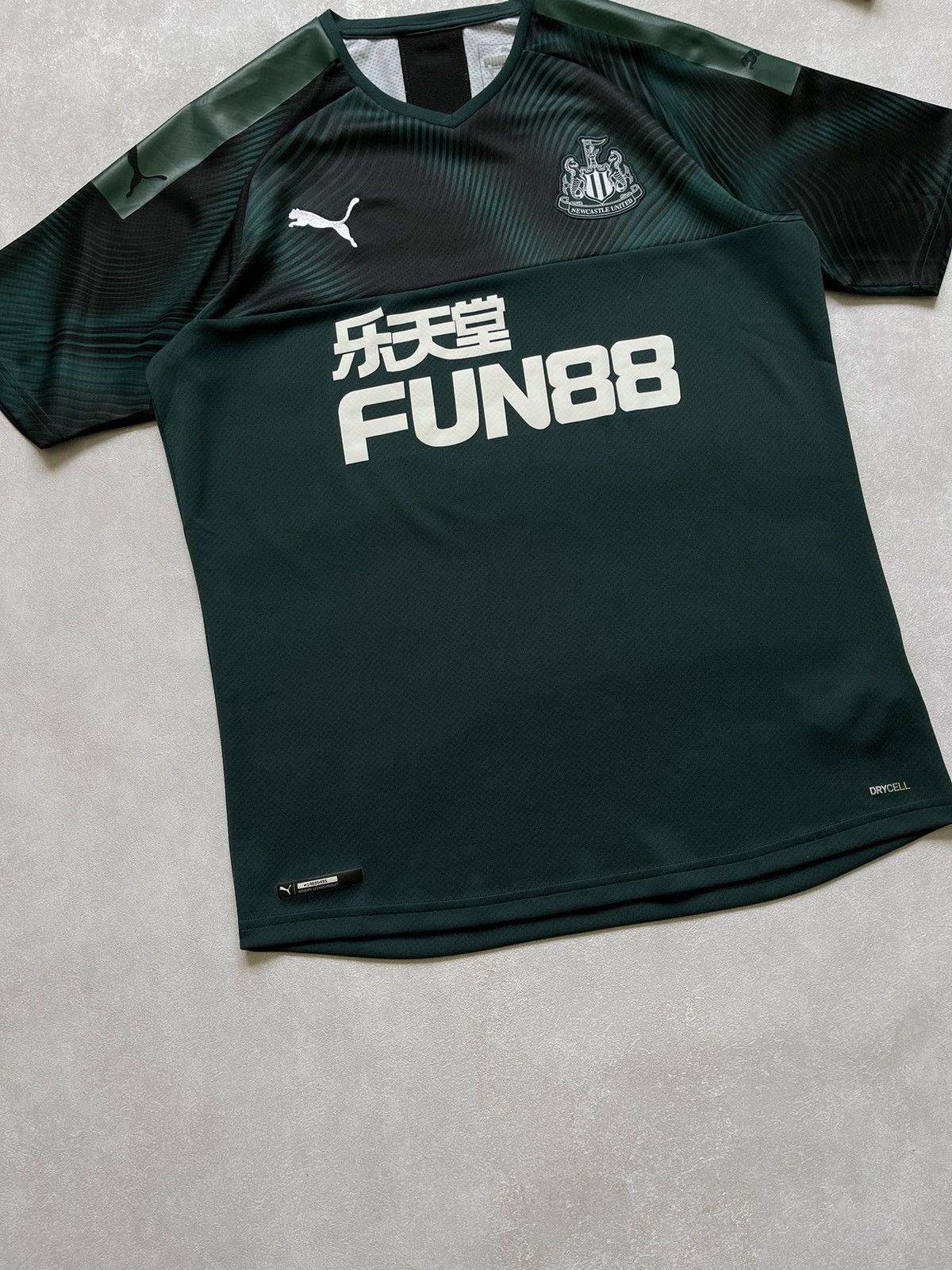 Puma Puma Soccer Jersey T Shirt NewCastle Bloke Style Y2k Style Size US M / EU 48-50 / 2 - 4 Thumbnail