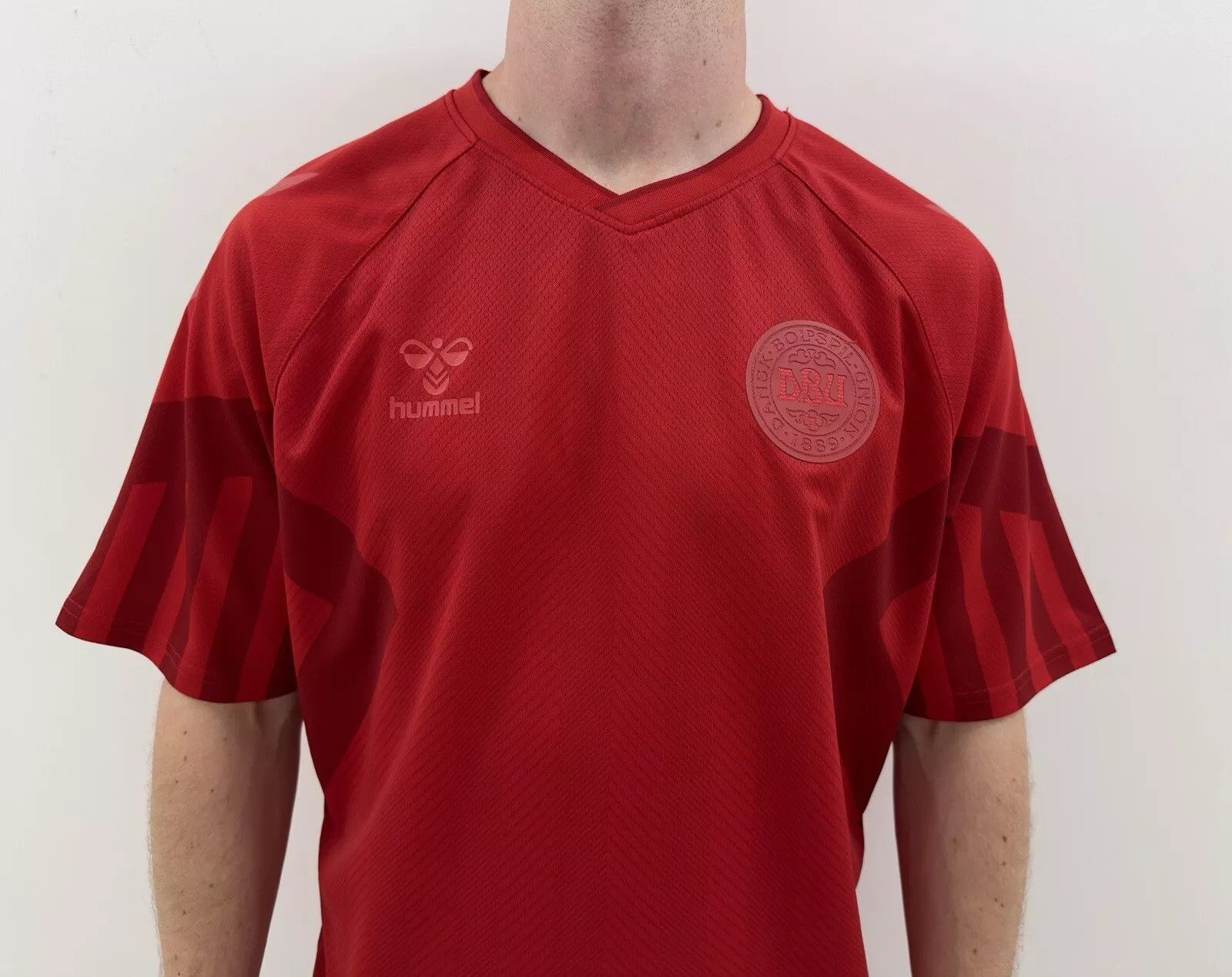 Hummel National Denmark 2022 2023 Home Jersey Shirt Soccer Football Size US XL / EU 56 / 4 - 2 Thumbnail