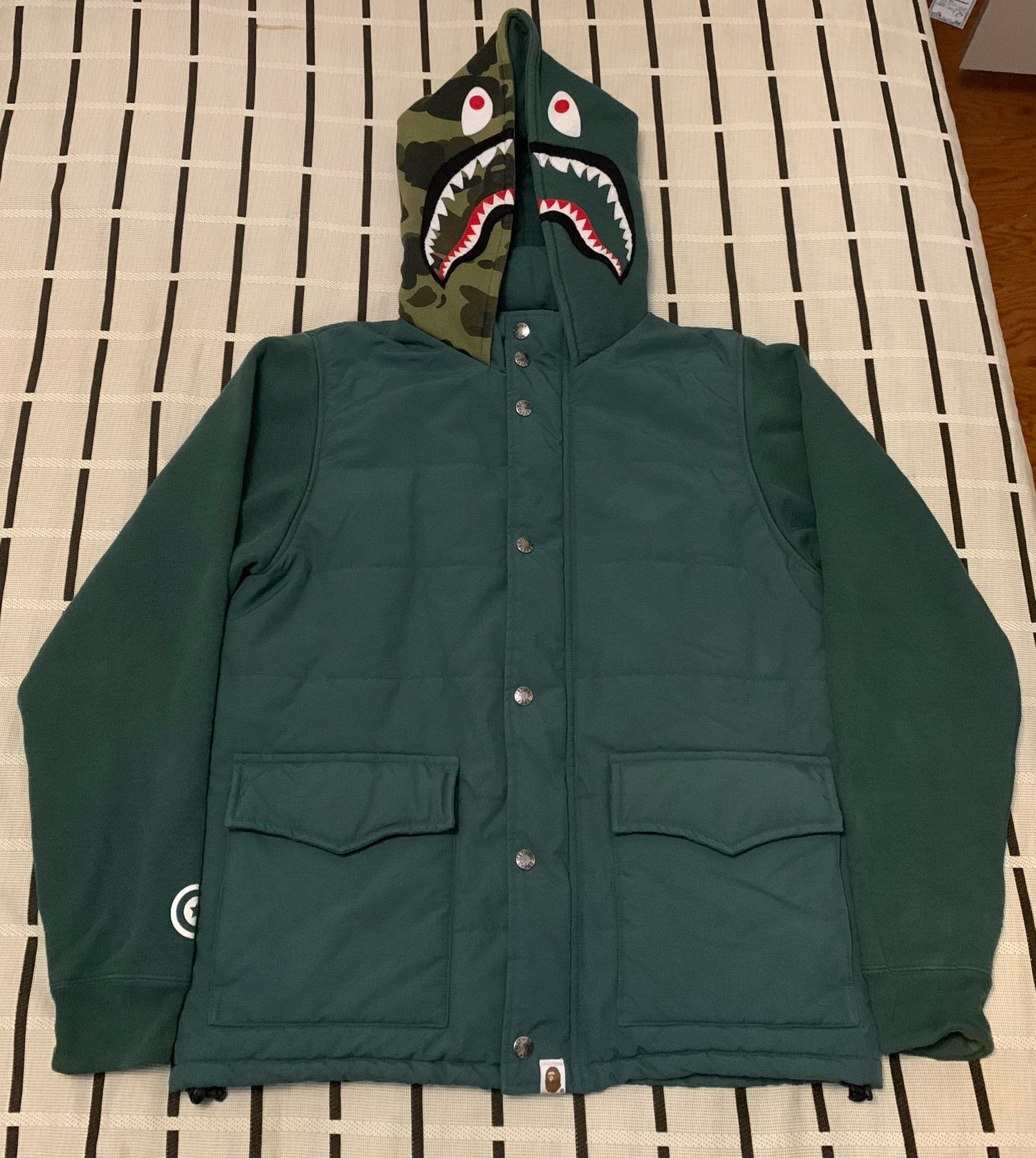 Bape Bape Shark Camo Green Heavy Coat M Men Size US M / EU 48-50 / 2 - 1 Thumbnail