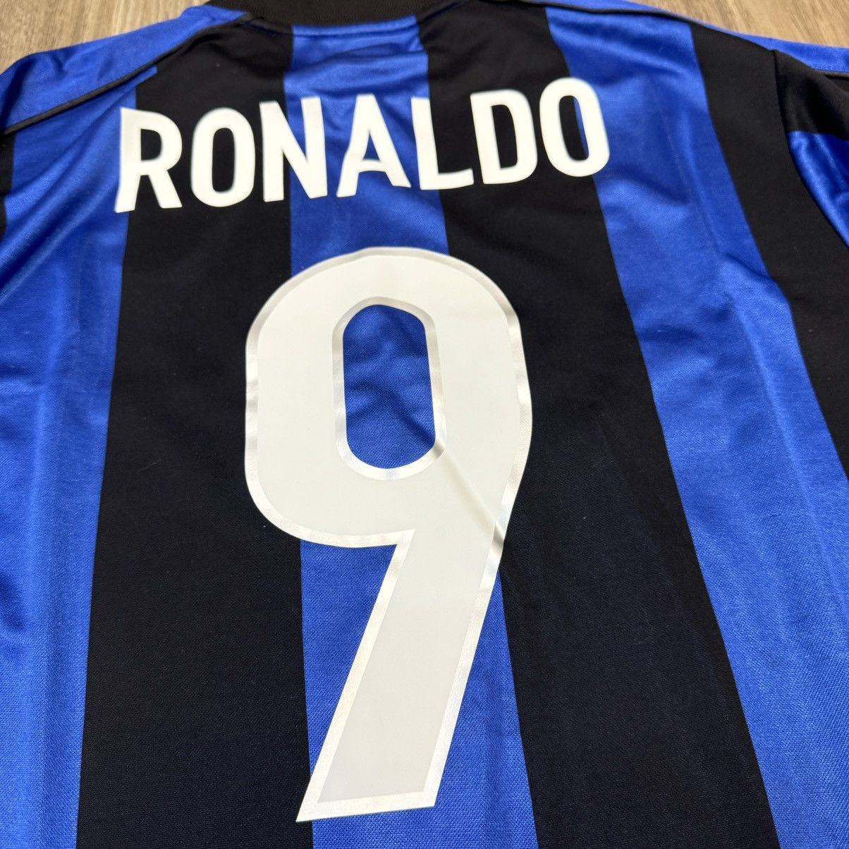 Nike Inter Milan 99/00 home shirt #9 Ronaldo Size US M / EU 48-50 / 2 - 5 Thumbnail