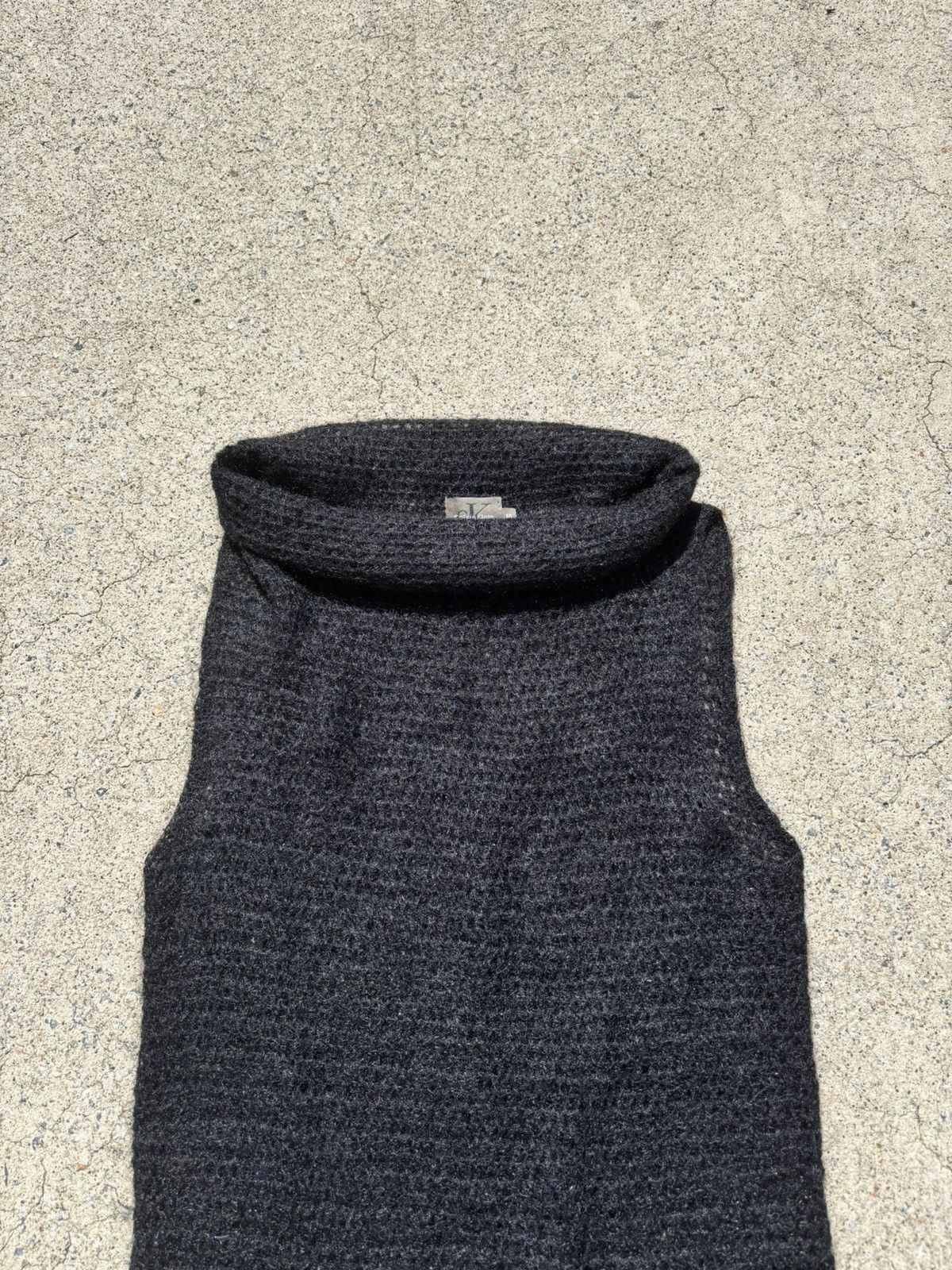 Calvin Klein Calvin Klein Meshed Knitted Sleeveless Turtleneck Top Size M / US 6-8 / IT 42-44 - 2 Thumbnail