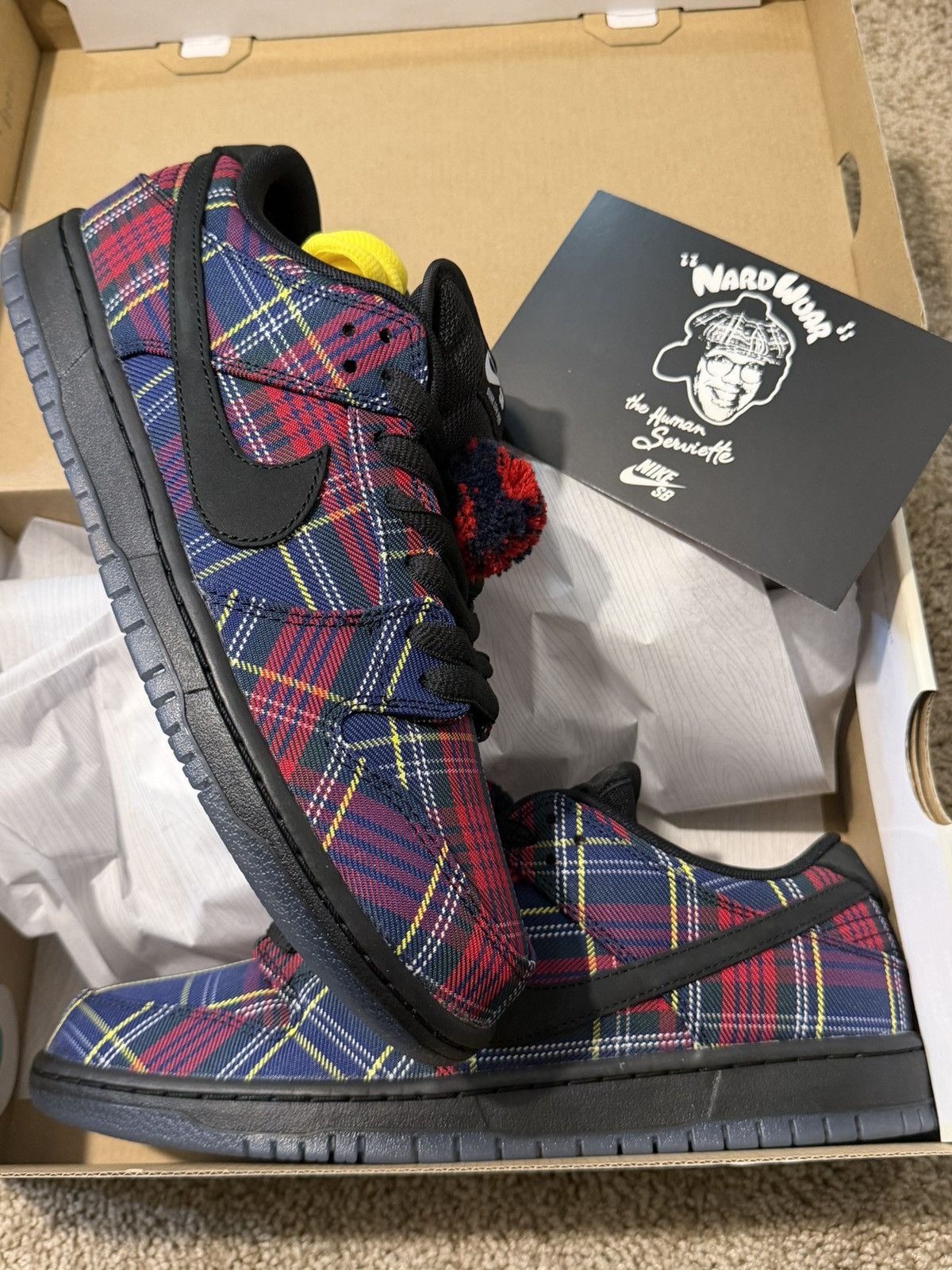 Nike SB Nike SB Dunk Low Nardwuar Size US 10.5 / EU 43-44 - 1 Thumbnail