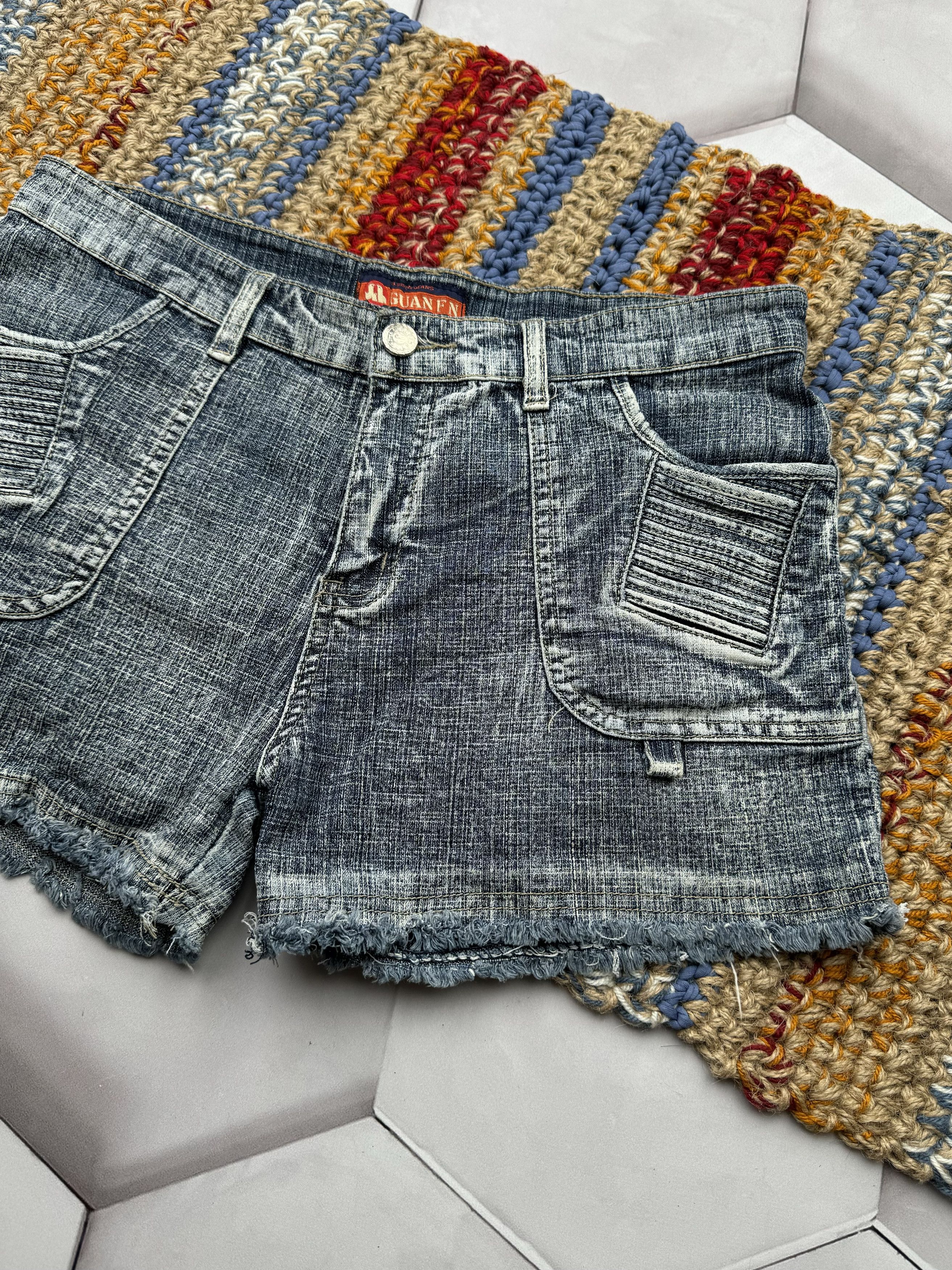 Vintage Vintage Faded Mini Shorts (E4) Size 30" / US 8 / IT 44 - 3 Thumbnail