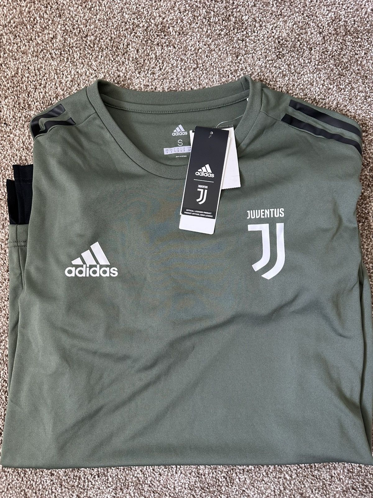 Adidas Adidas Juventus 17/18 UCL Training Jersey BNWT Size Small Size US S / EU 44-46 / 1 - 4 Thumbnail