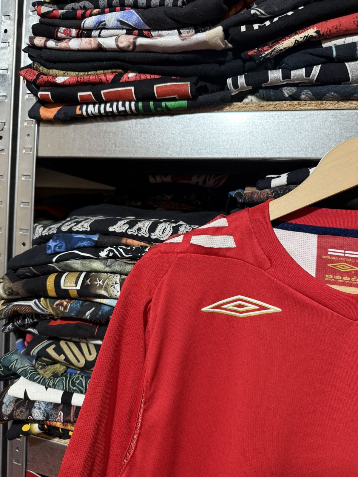 Umbro Vintage Umbro England 2006-2008 Away Football Soccer Jersey Size US L / EU 52-54 / 3 - 4 Thumbnail