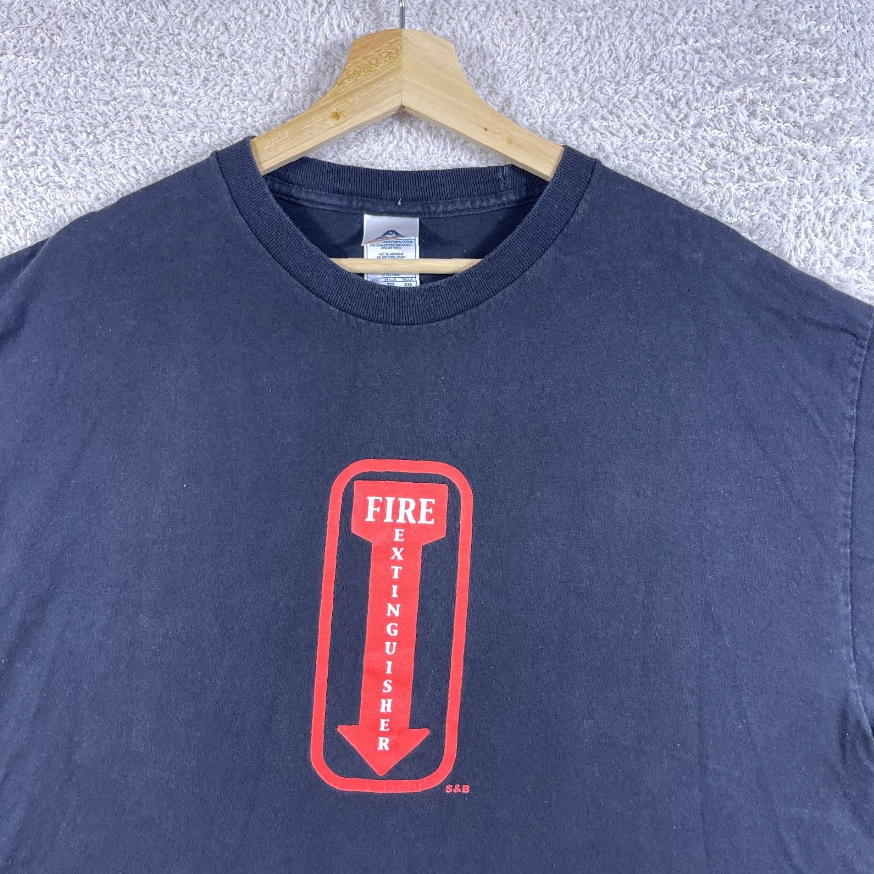 Vintage VINTAGE Alstyle Apparel & Activewear T-Shirt Mens XL Black Graphic Print Fire Extinguisher Hose Skate Novelty Humor 90s Y2K Size US XL / EU 56 / 4 - 6 Thumbnail