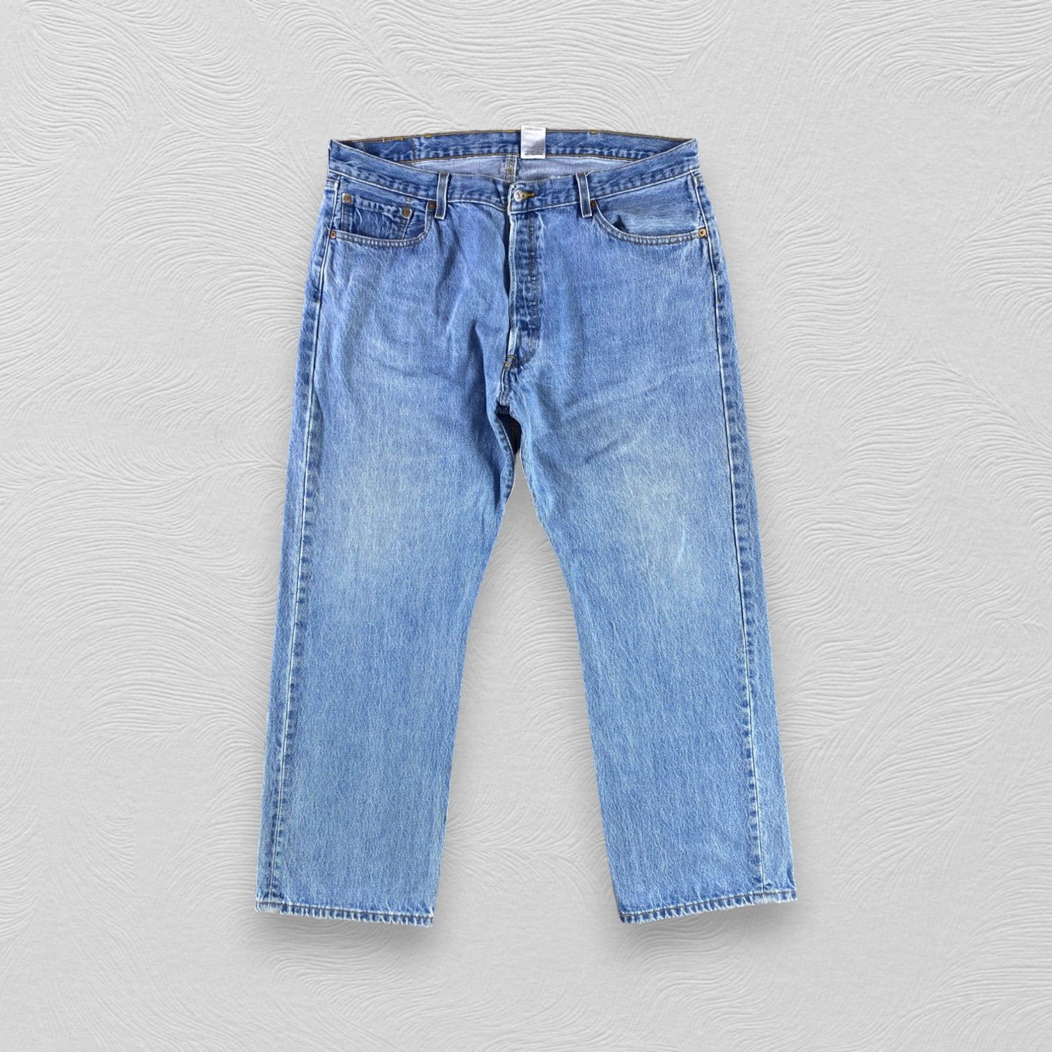 Levi's Vintage Levis 501 Jeans Medium Wash KJ3368 Size US 40 / EU 56 - 1 Thumbnail
