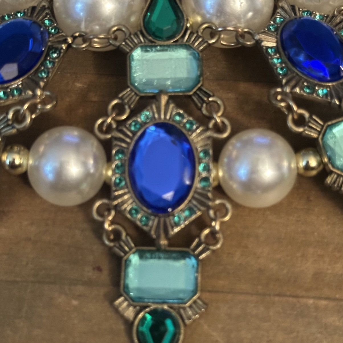 Other Chunky statement necklace w/pearls, green & blue rhinestones Size ONE SIZE - 5 Thumbnail