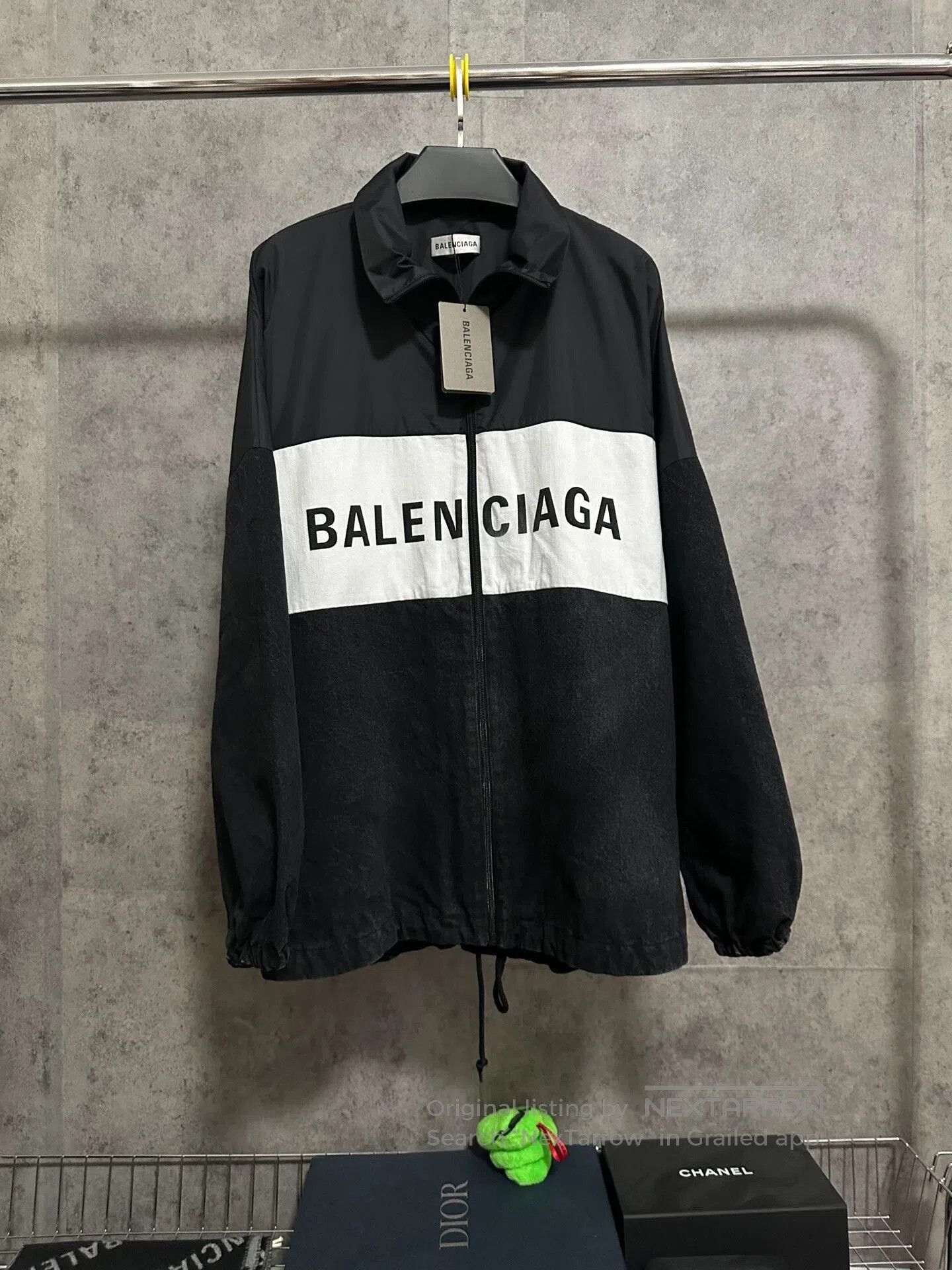 Balenciaga balenciaga black nylon jacket with logo. Size US M / EU 48-50 / 2 - 1 Thumbnail