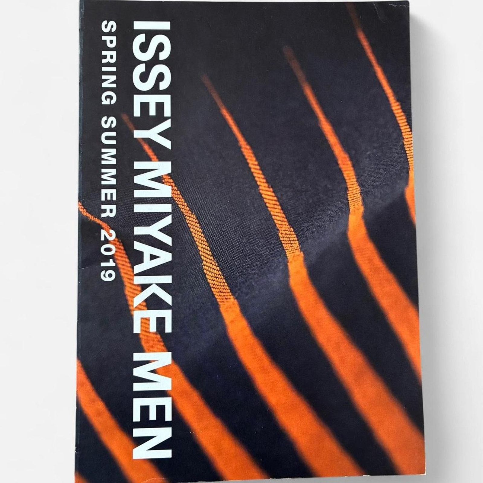 Issey Miyake × Pleats Please Issey Miyake Issey Miyake Men spring summer 2019 catalog lookbook Size ONE SIZE - 1 Thumbnail