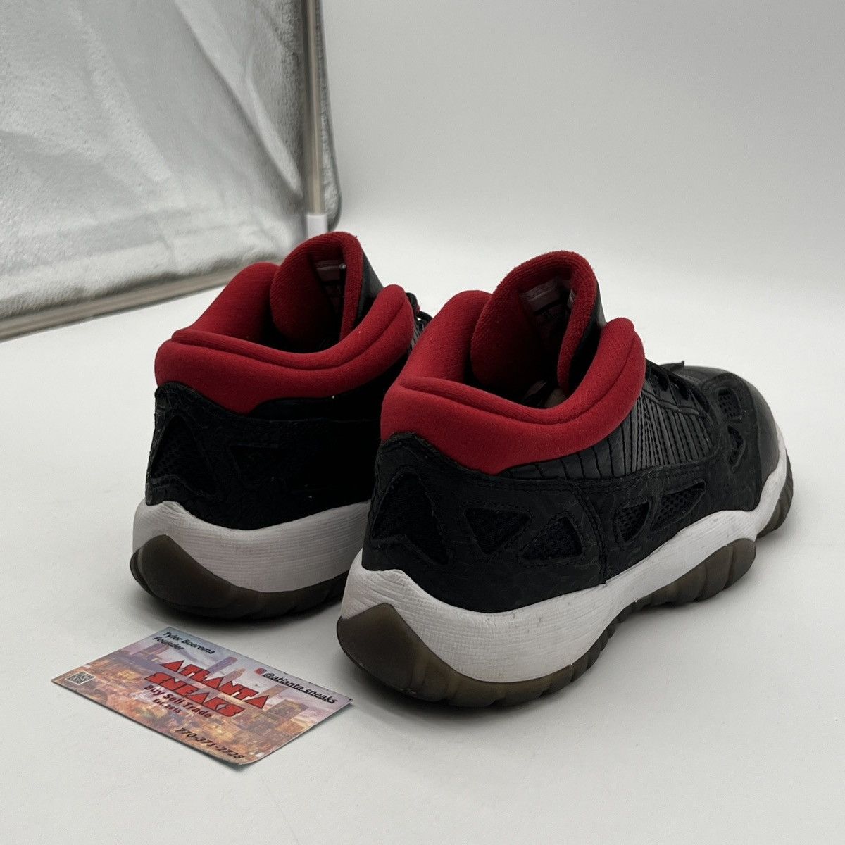 Jordan Brand Air Jordan 11 low gs 2011 Size US 6 / EU 39 - 5 Thumbnail